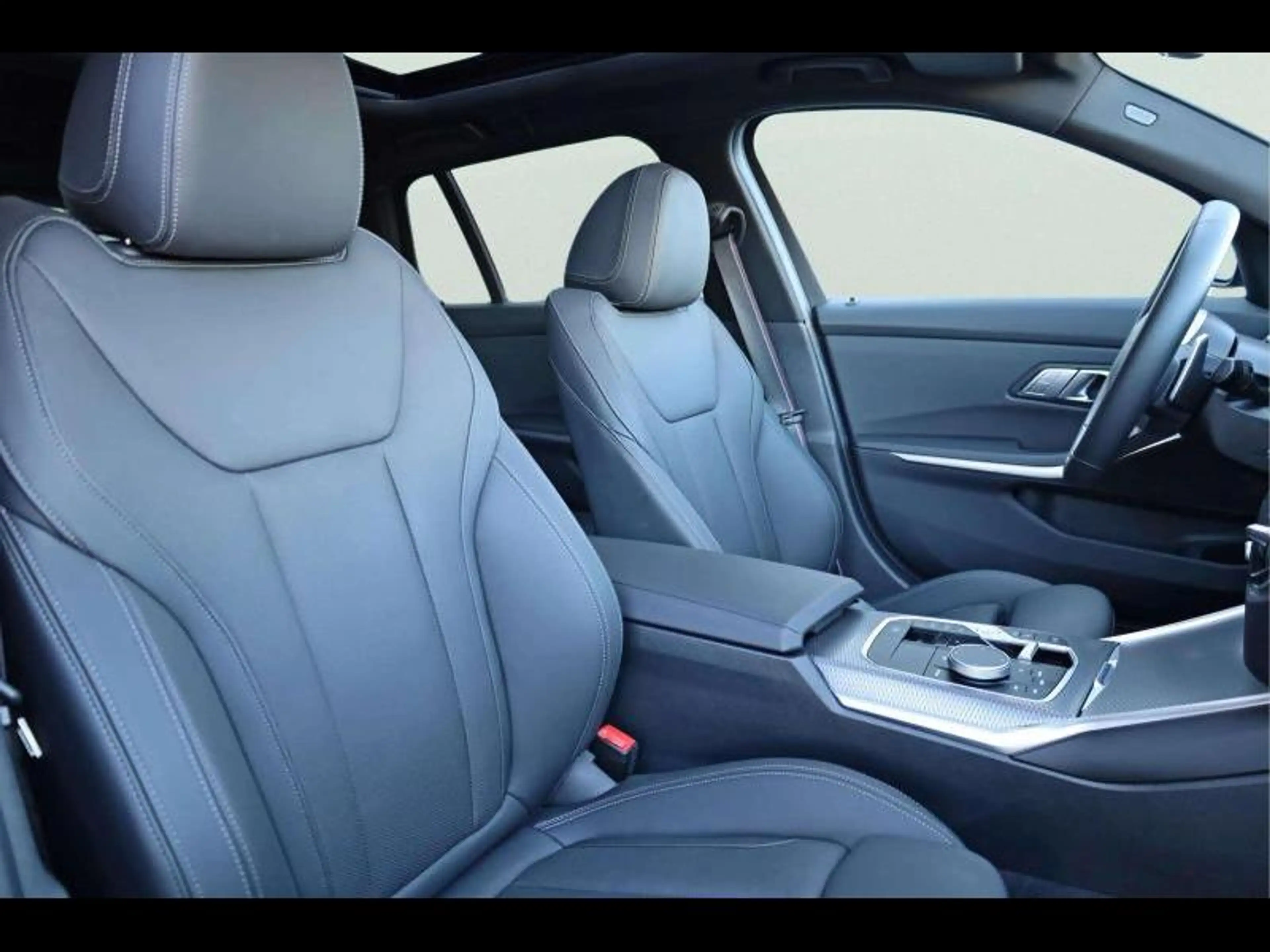 BMW 318 i Touring Kit M Sport — photo 12