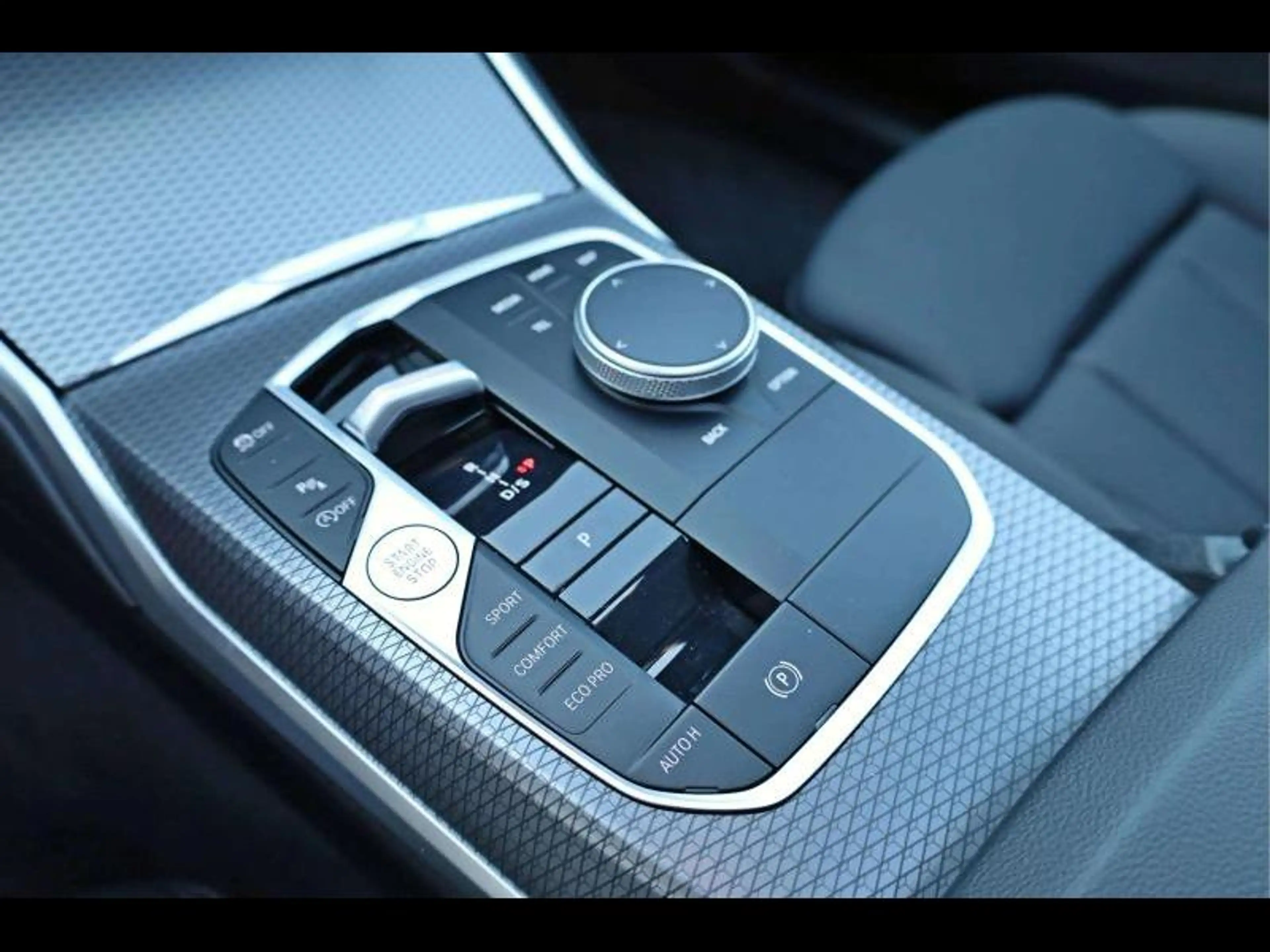 BMW 318 i Touring Kit M Sport — photo 13