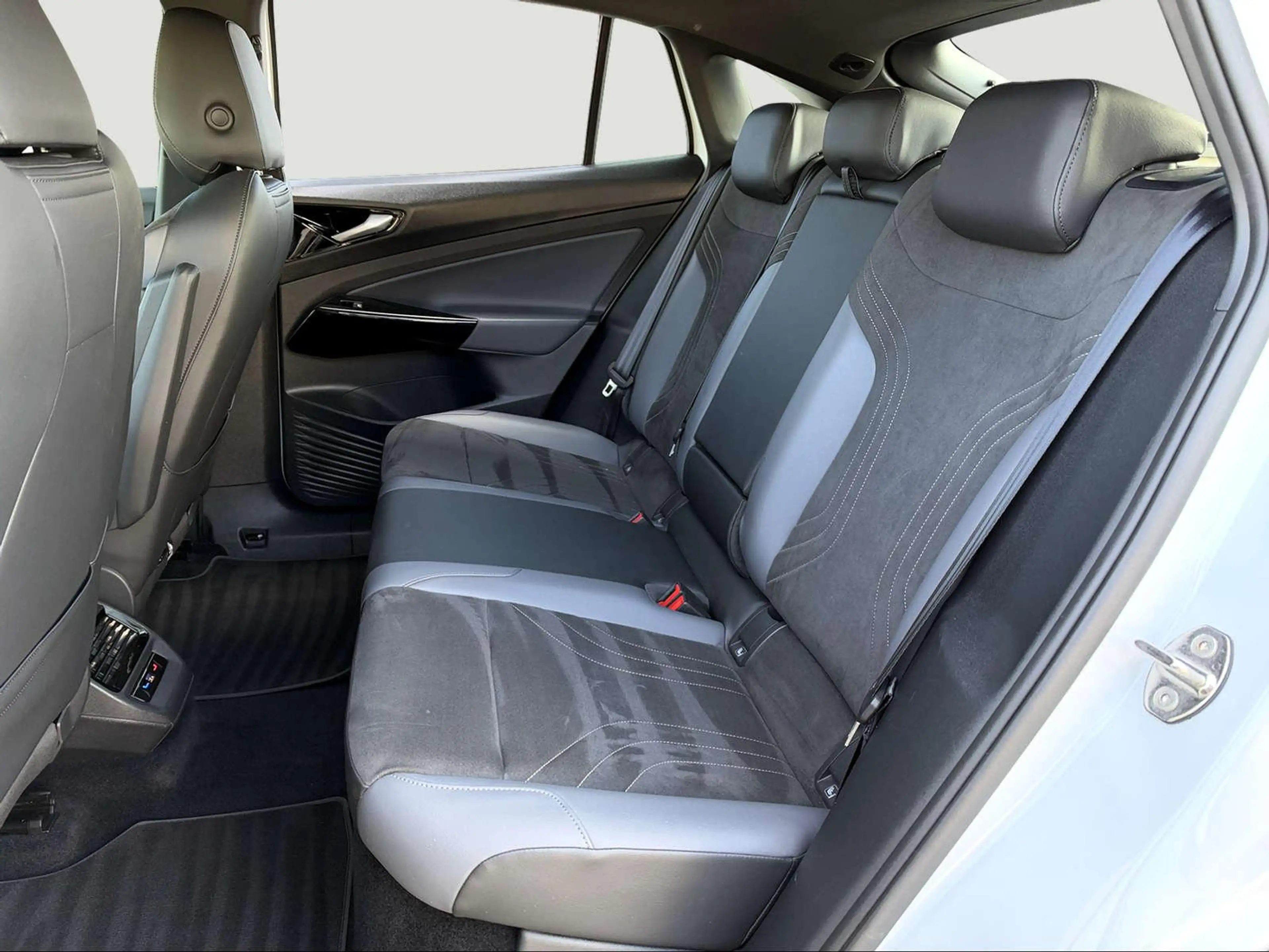 Volkswagen ID.5 Pro Performance WAPÜ/NAV/ACC/PDC/LENKH/AHK — photo 6