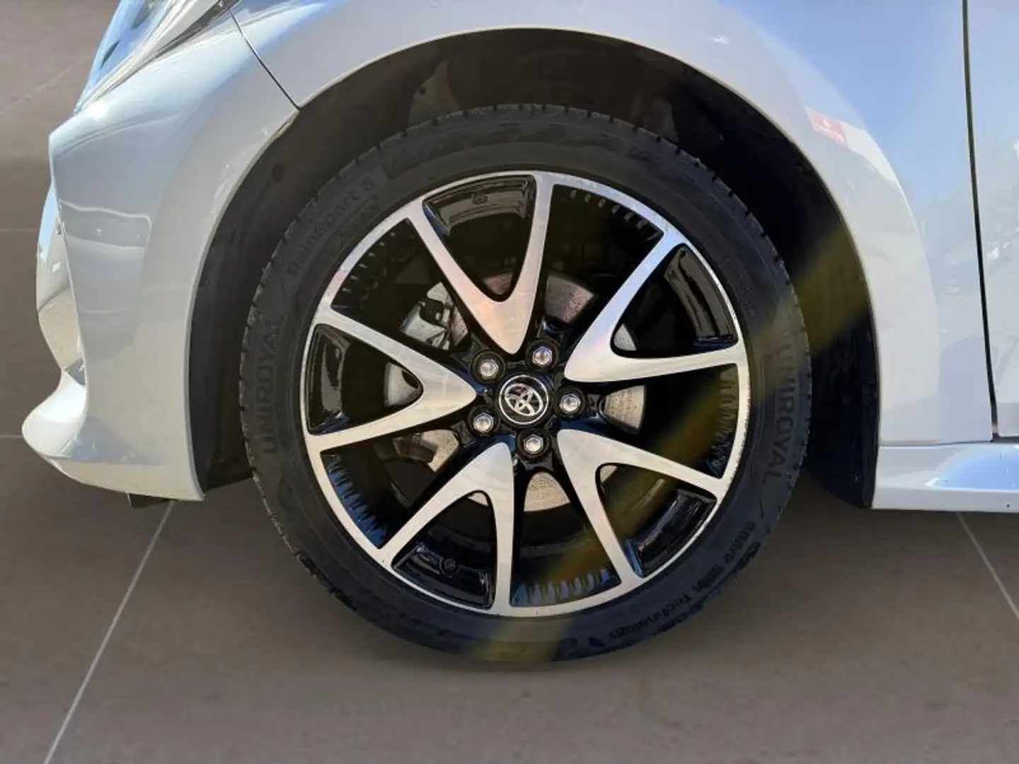 Toyota Yaris Style Blanc - 2