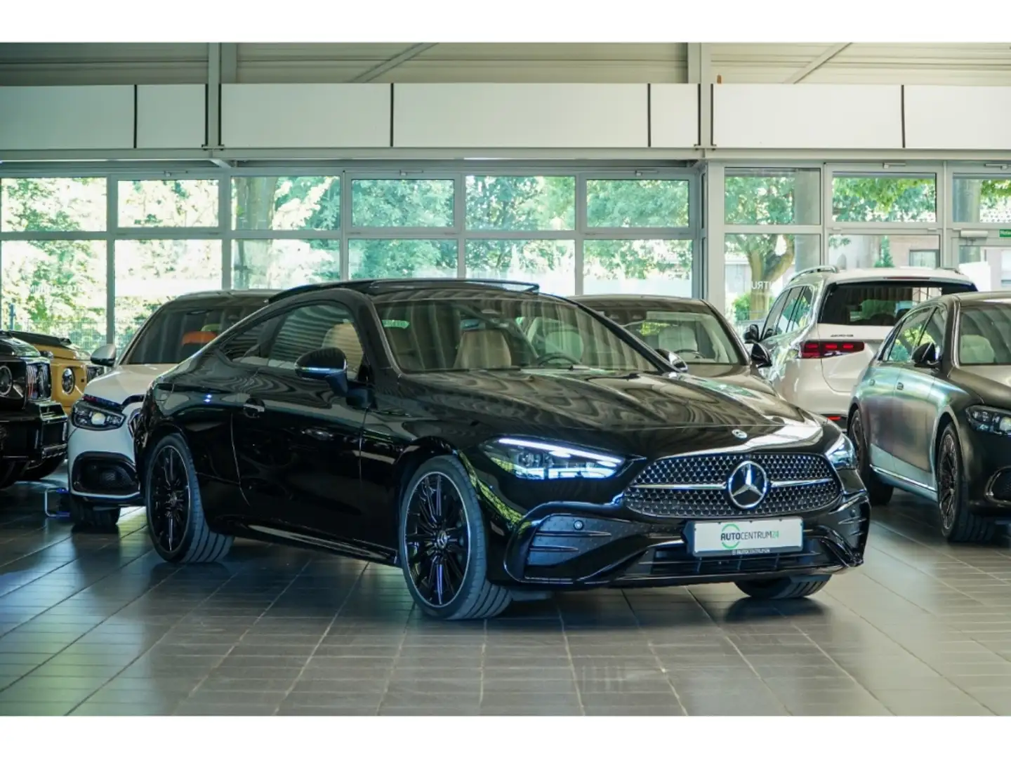 Mercedes-Benz CLE 200 Coupe AMG PremiumPlus Pano Memo HUD Чорний - 1