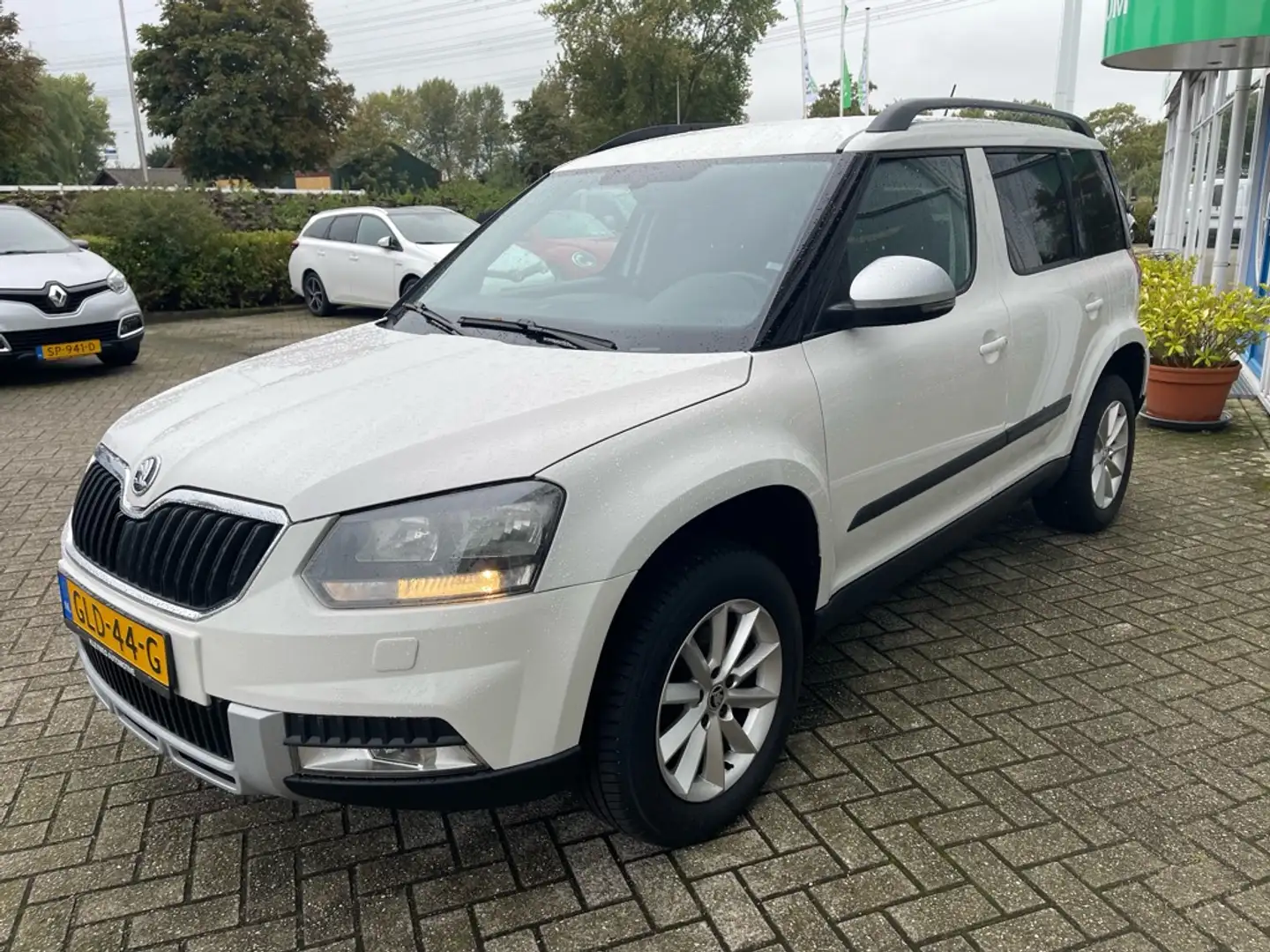 Skoda Yeti Outdoor 1.2 TSI Grt Drive, Automaat, Stoelverwarmi Fehér - 2