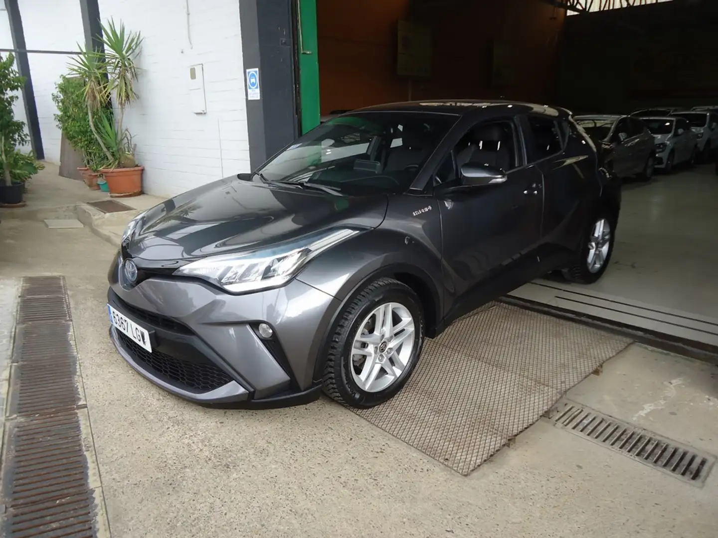Toyota C-HR 125H Active Grau - 1