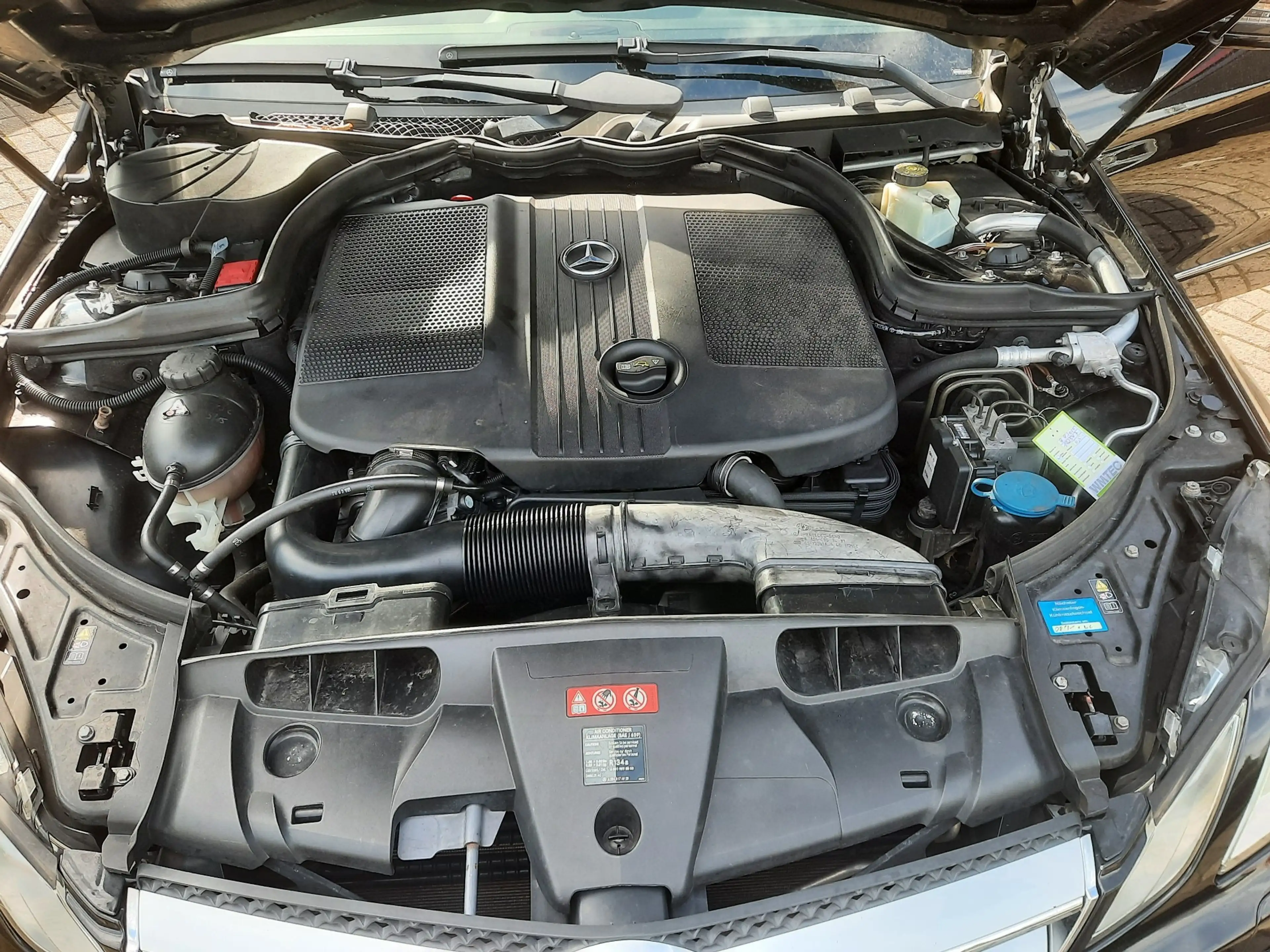Mercedes-Benz E 250 E-Klasse Cabrio Diesel CDI DPF Cabrio AMG-Line Aut — photo 11