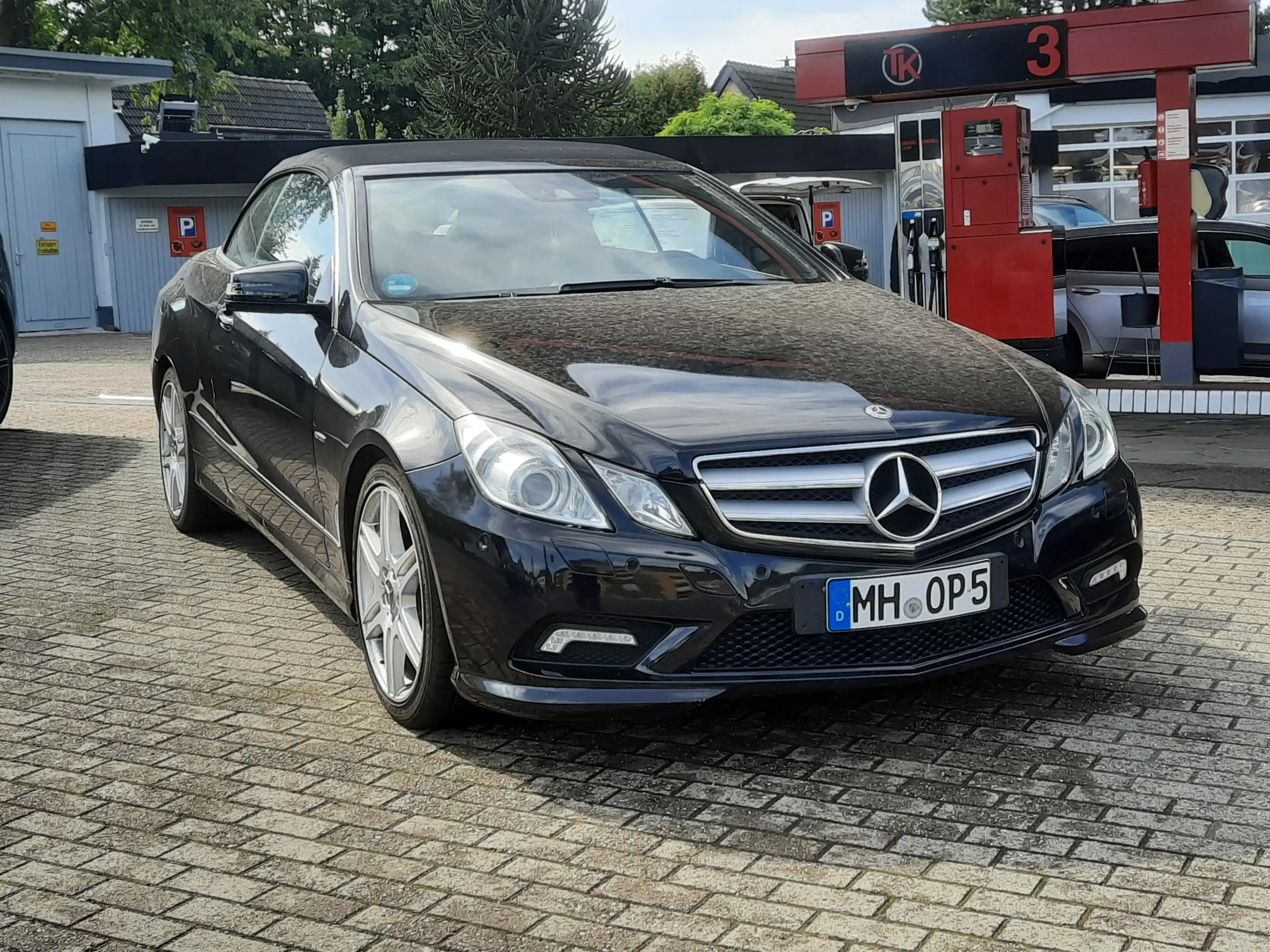 Mercedes-Benz E 250 E-Klasse Cabrio Diesel CDI DPF Cabrio AMG-Line Aut — photo 3