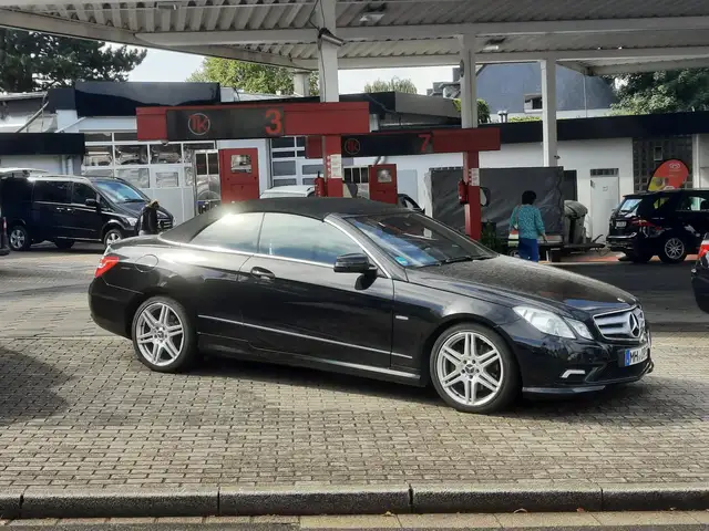 Mercedes-Benz E 250 E-Klasse Cabrio Diesel CDI DPF Cabrio AMG-Line Aut