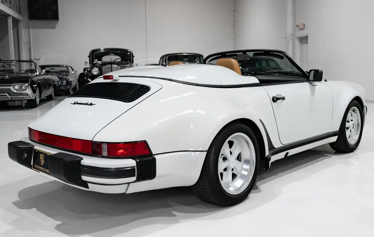 Porsche 911 SPEEDSTER (ONLY 8,857 MILES) ONLY 8,857 MILES, foto 9
