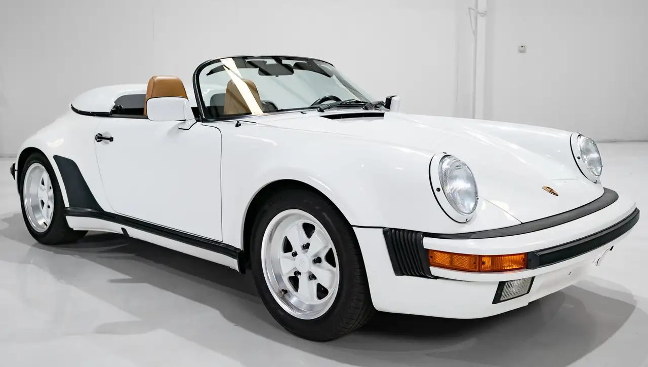 Porsche 911 SPEEDSTER (ONLY 8,857 MILES) ONLY 8,857 MILES, foto 7