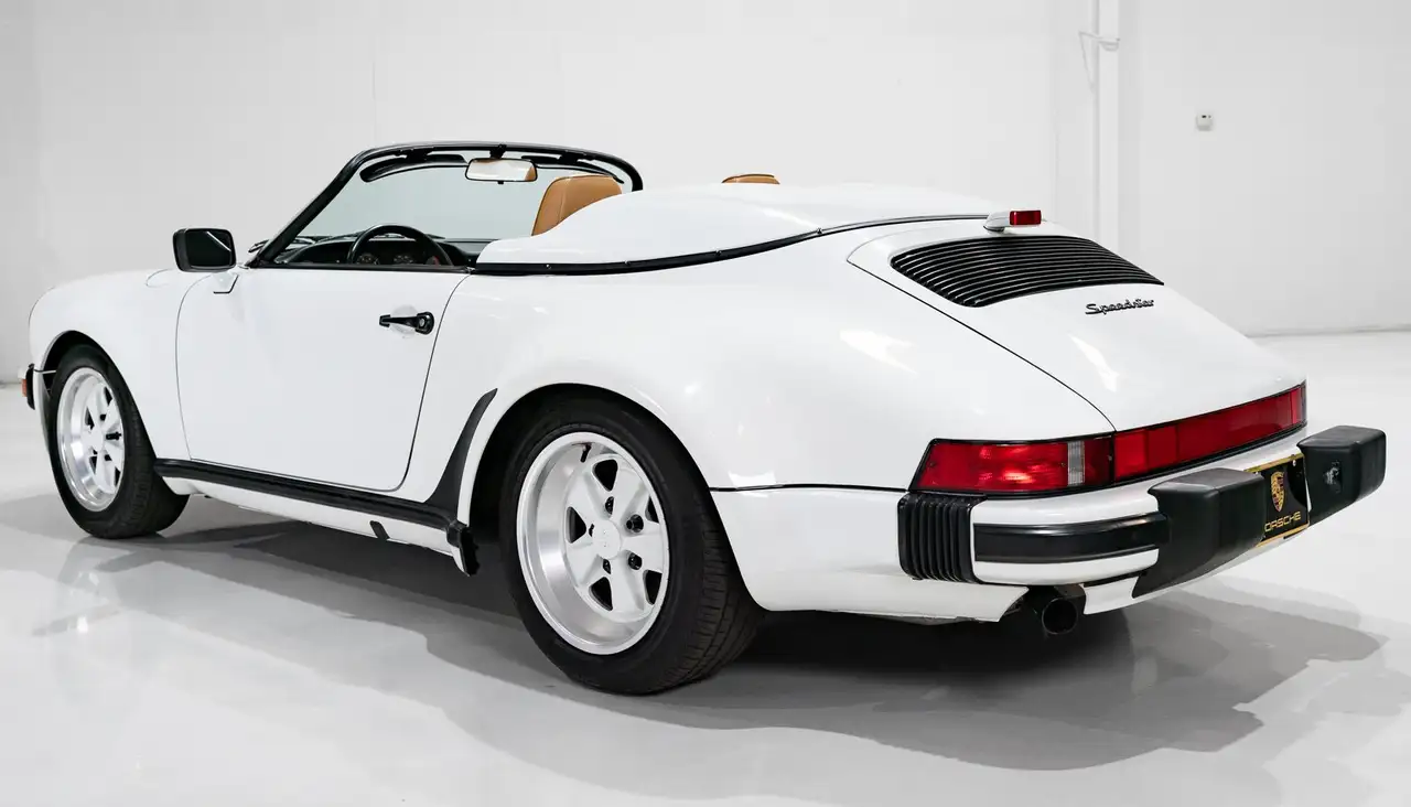 Porsche 911 SPEEDSTER (ONLY 8,857 MILES) ONLY 8,857 MILES, foto 11