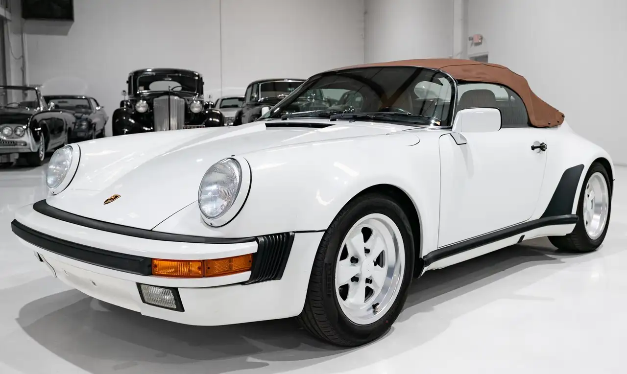 Porsche 911 SPEEDSTER (ONLY 8,857 MILES) ONLY 8,857 MILES, foto 5