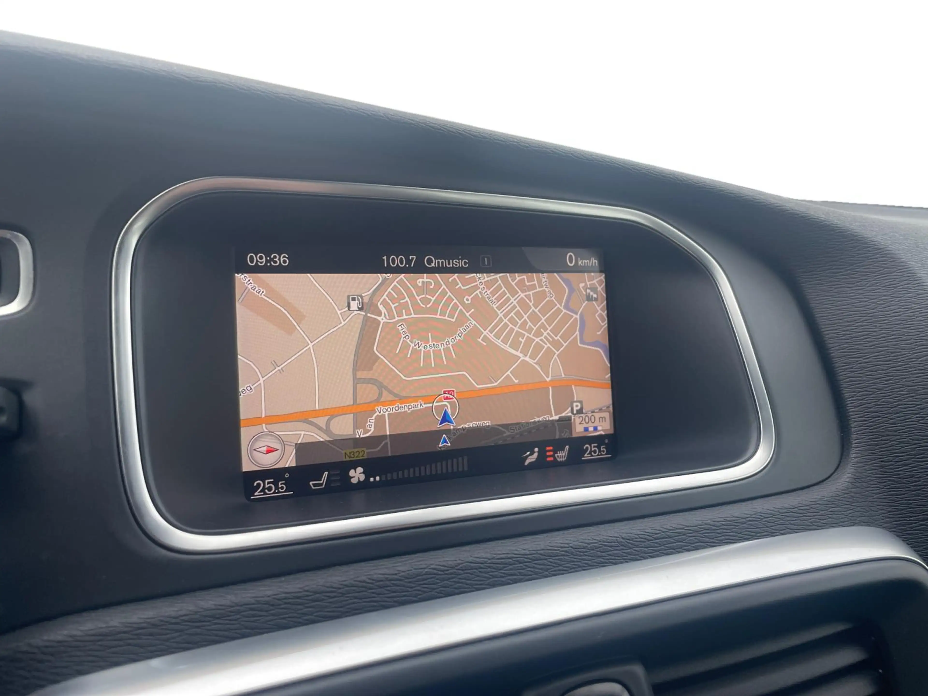 Volvo V40 Cross Country 1.5 T3 Nordic+ — photo 15