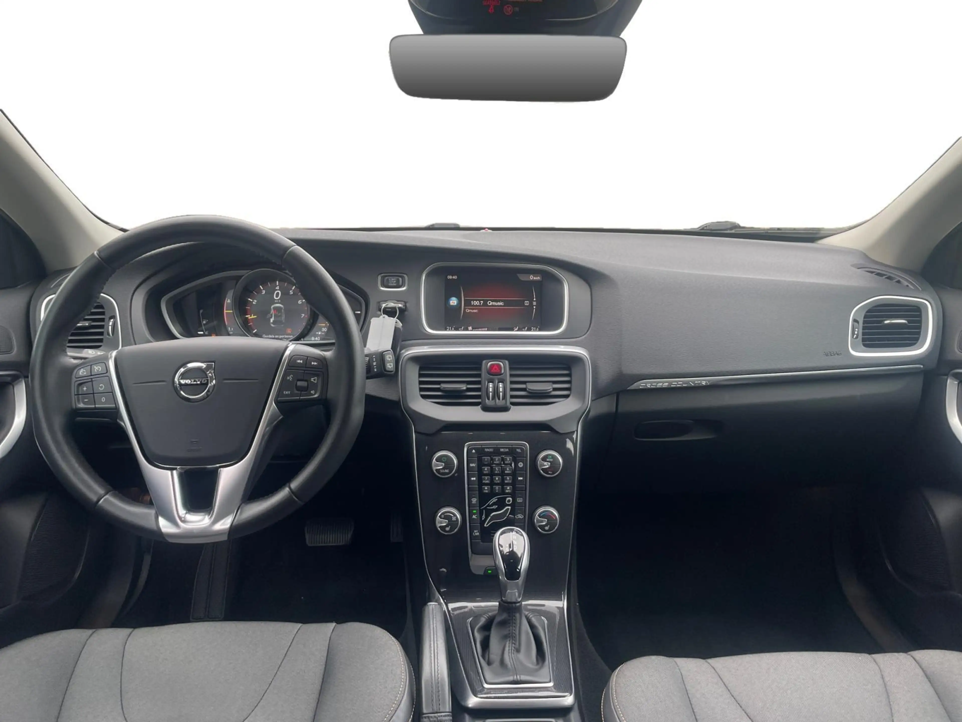Volvo V40 Cross Country 1.5 T3 Nordic+ — photo 12
