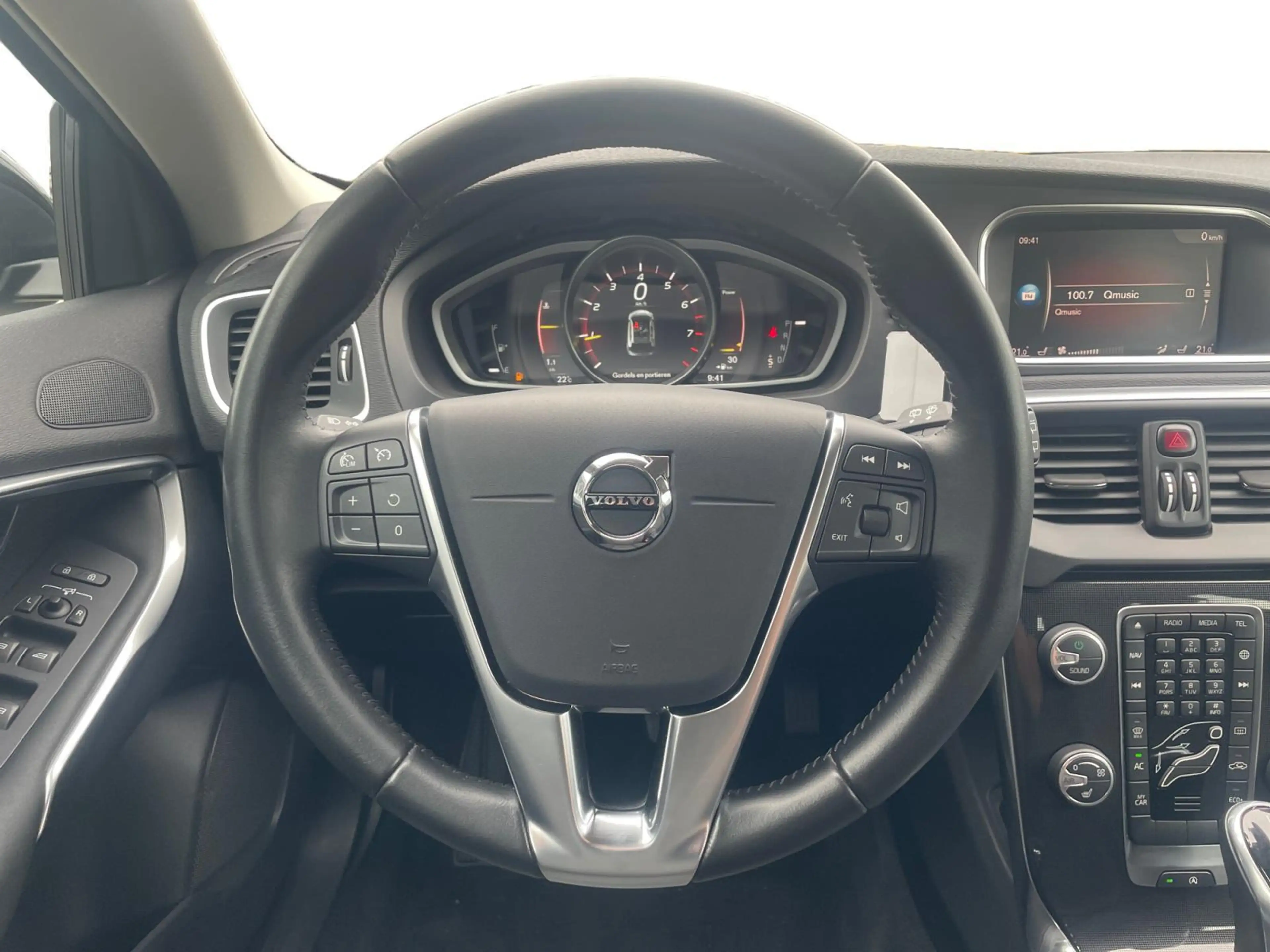Volvo V40 Cross Country 1.5 T3 Nordic+ — photo 13
