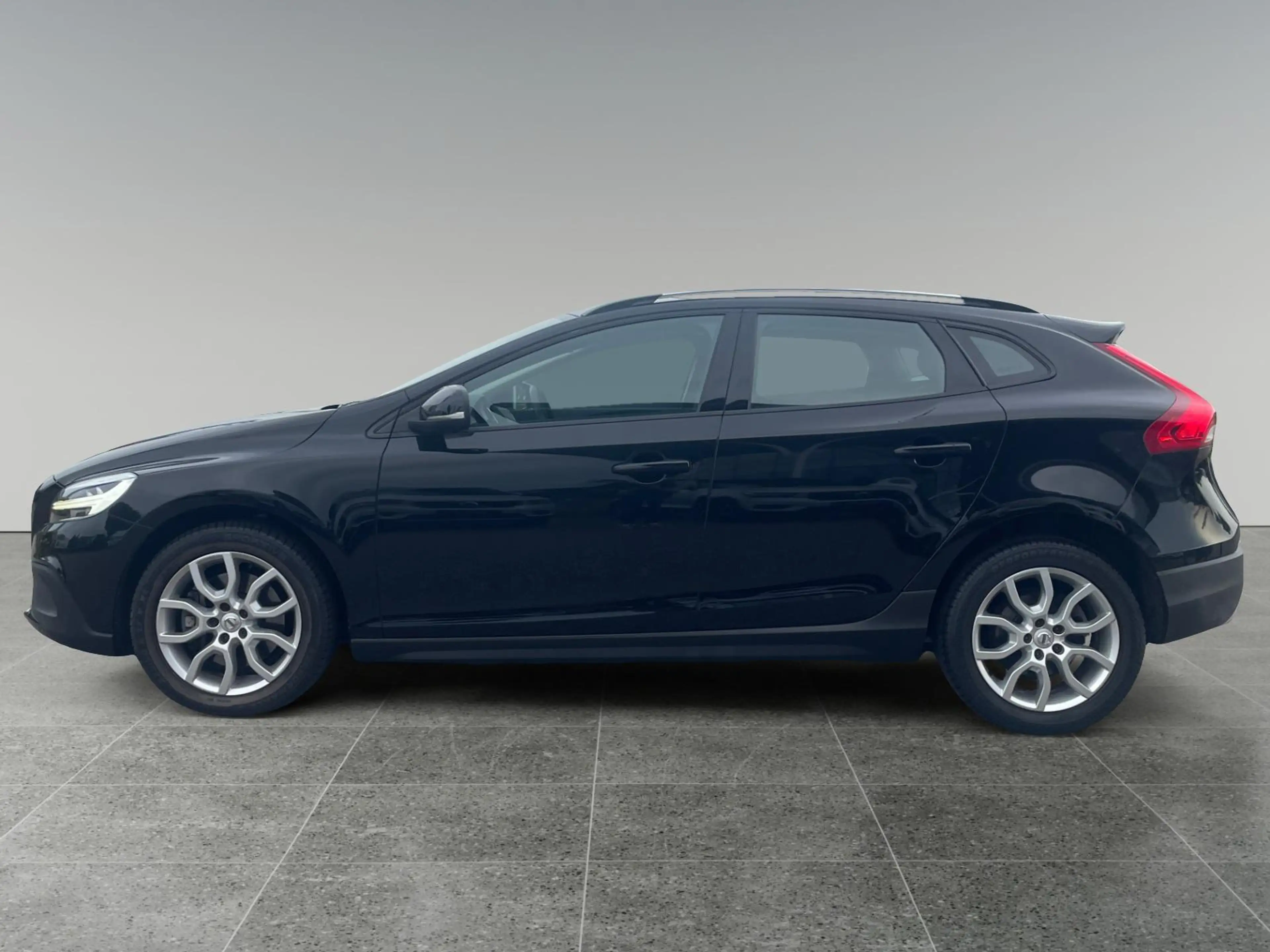Volvo V40 Cross Country 1.5 T3 Nordic+ — photo 3