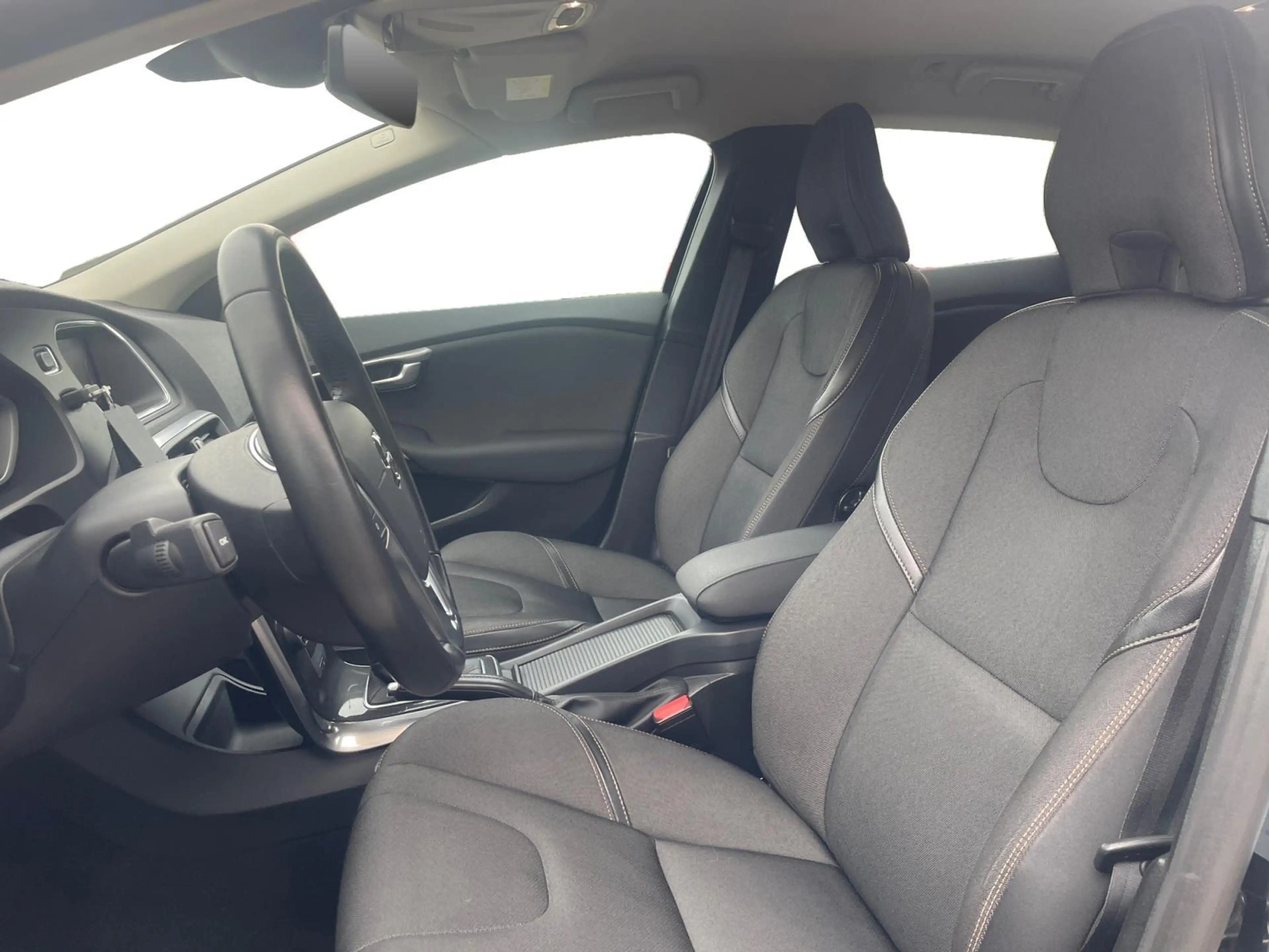 Volvo V40 Cross Country 1.5 T3 Nordic+ — photo 10