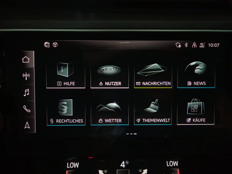 Audi Q8 Sportback e-tron 50 quattro S line — photo 13