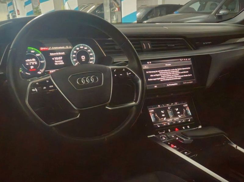 Audi Q8 Sportback e-tron 50 quattro S line — photo 9