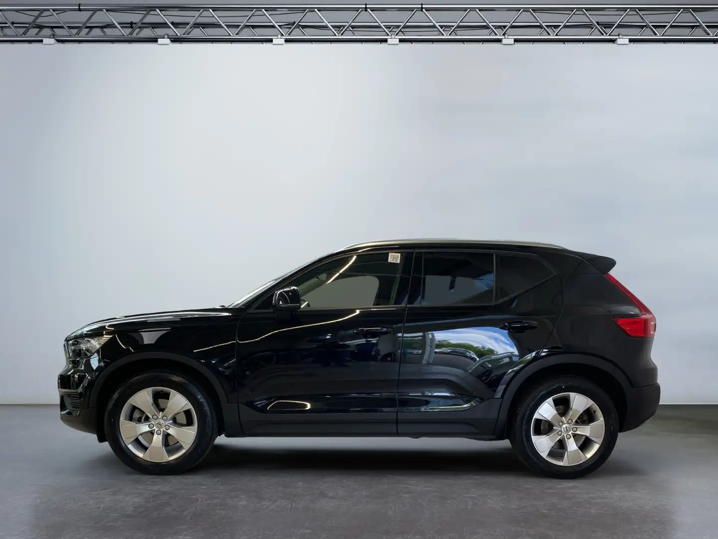 Volvo XC40 Momentum Pro At. 4x4 WinterPaket elek.Heck Schwarz - 2