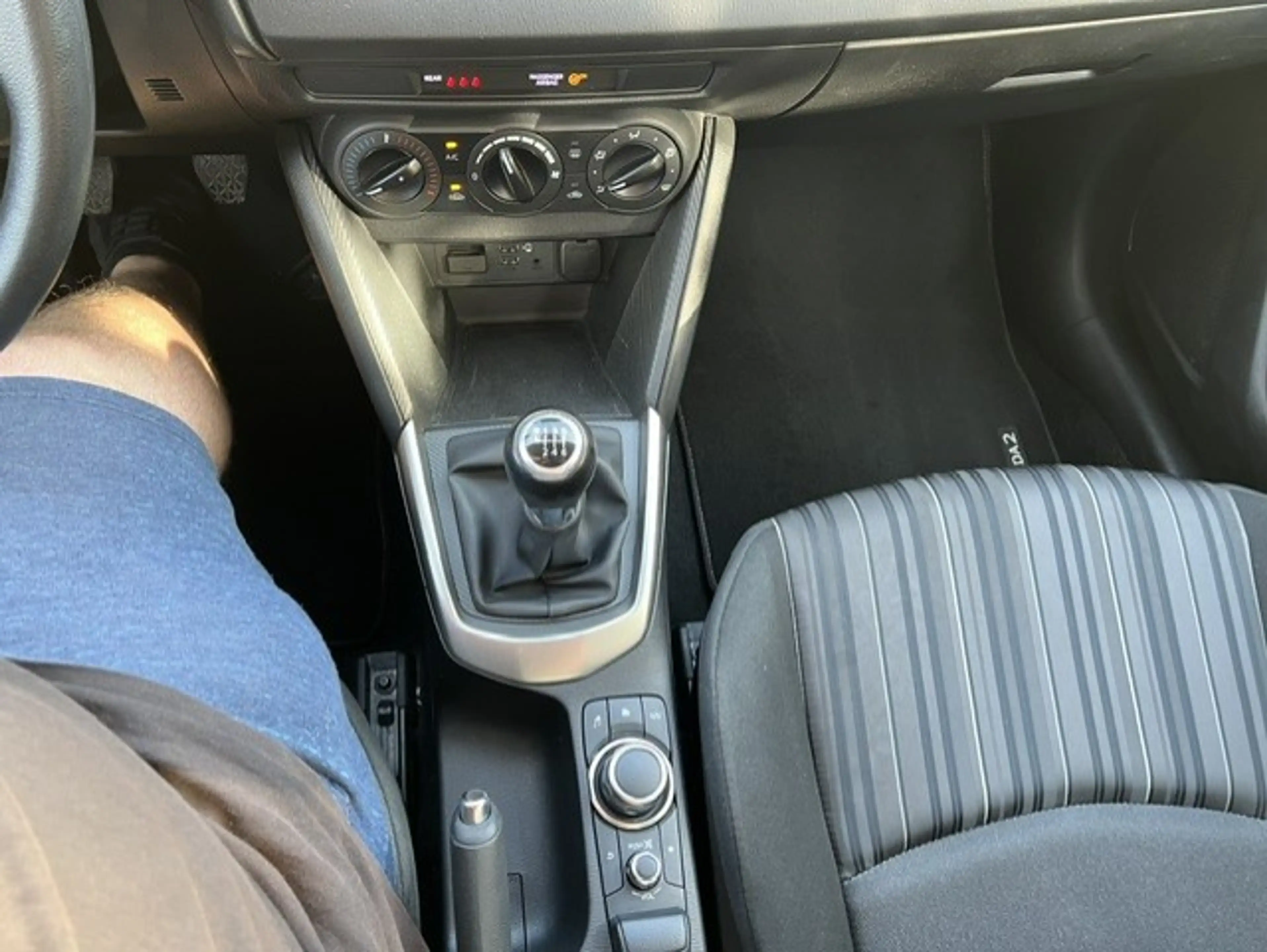 Mazda 2 2 1.5i Skyactiv-G *Airco*Navi*Apps* — photo 6