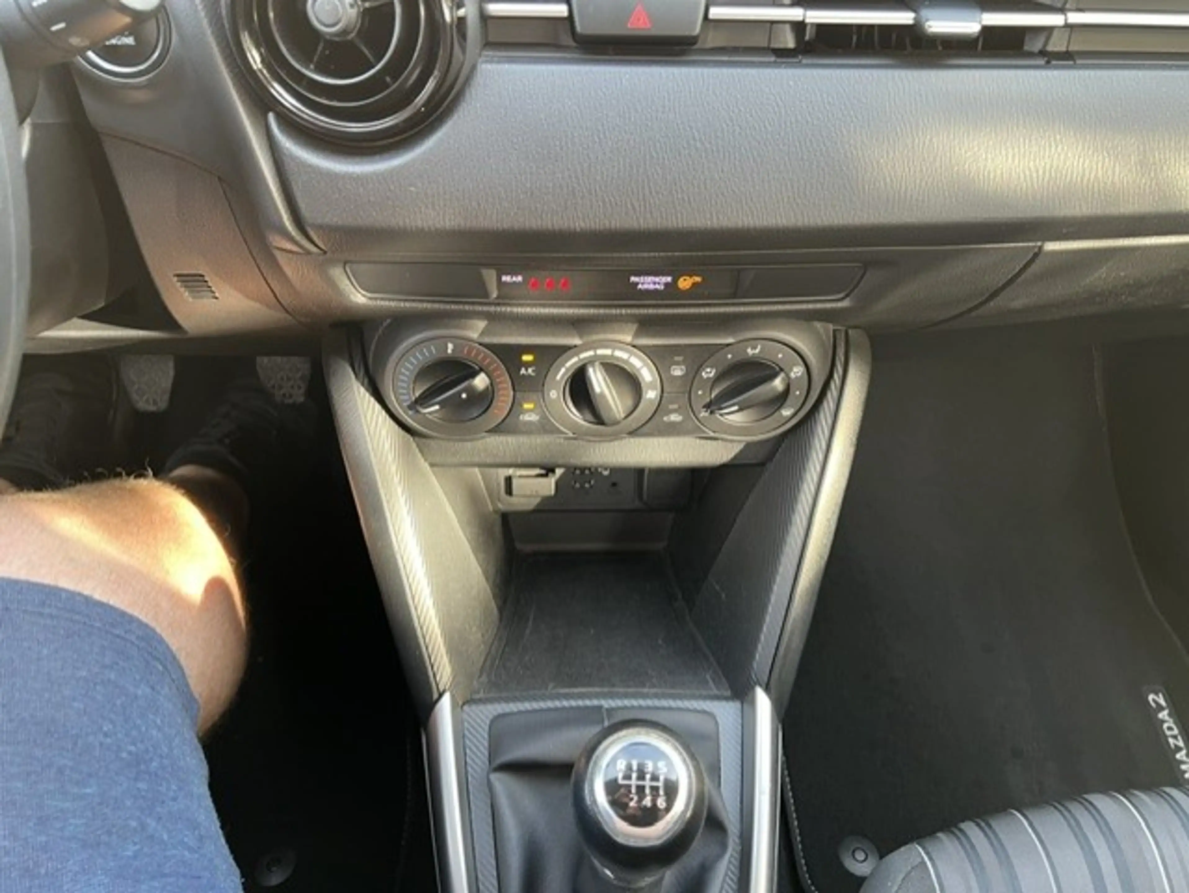 Mazda 2 2 1.5i Skyactiv-G *Airco*Navi*Apps* — photo 7