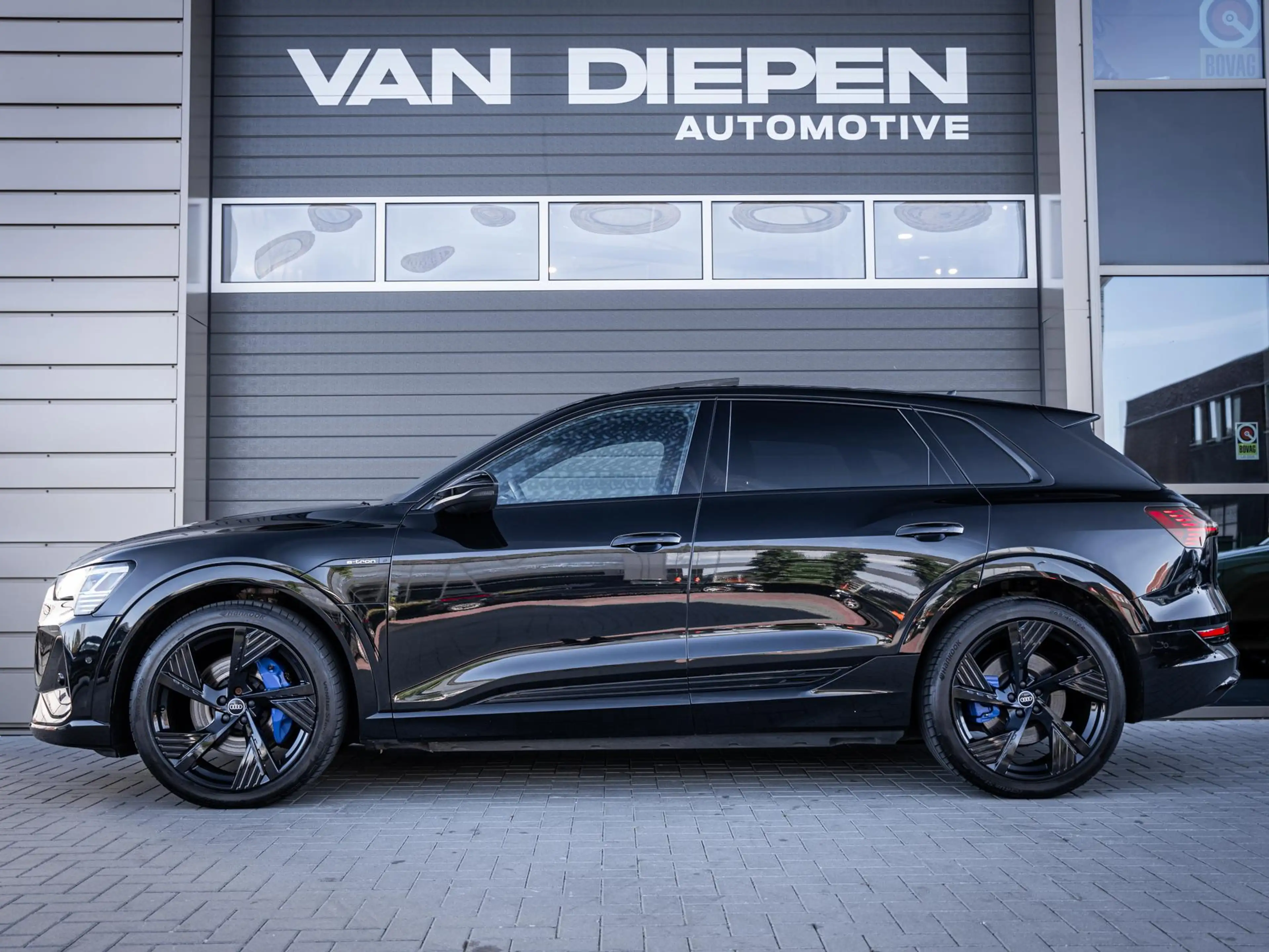 Audi e-tron 55 quattro S edition 95 kWh 3x S-Line l Pano l HUD — photo 9