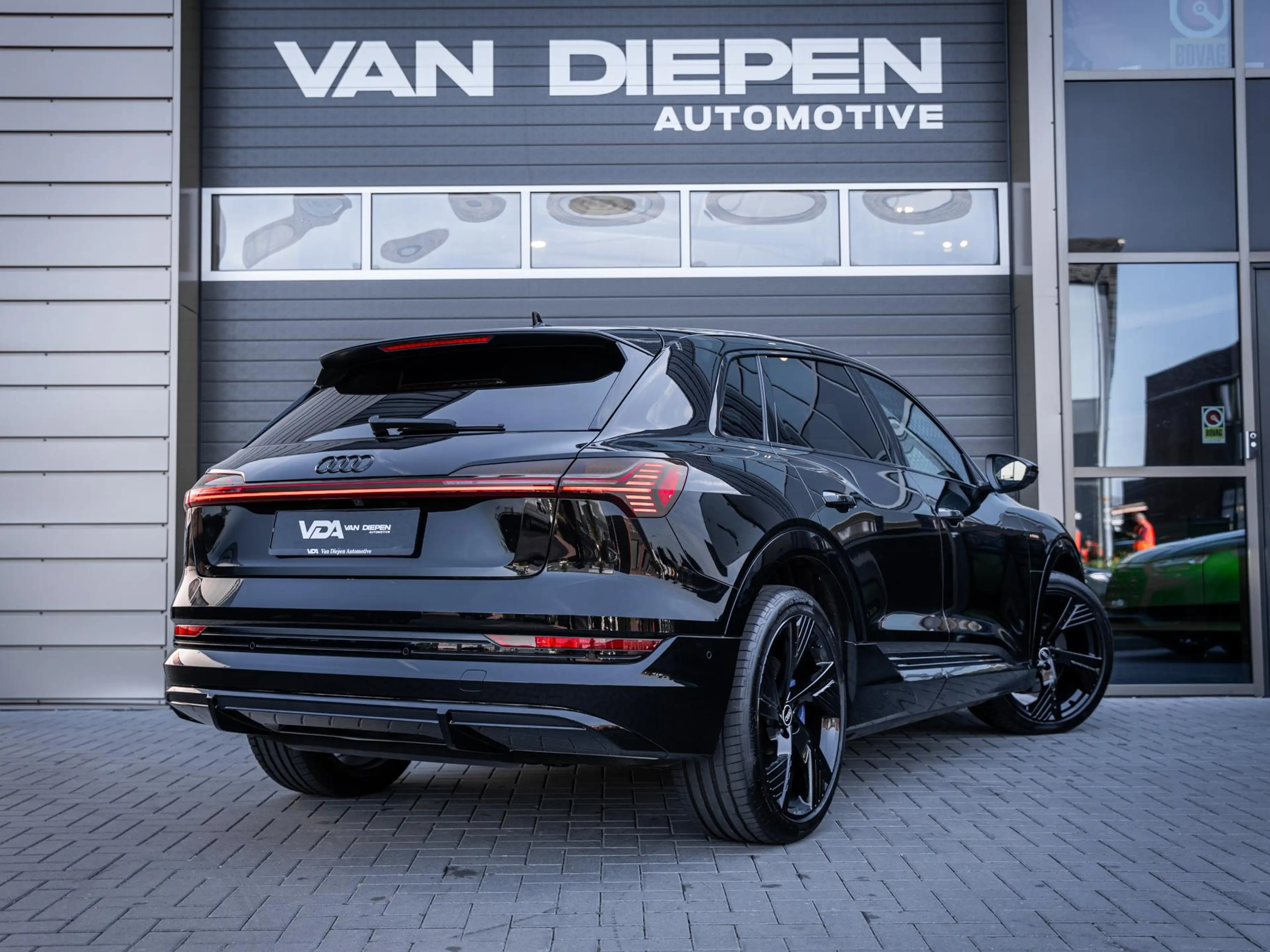 Audi e-tron 55 quattro S edition 95 kWh 3x S-Line l Pano l HUD — photo 6