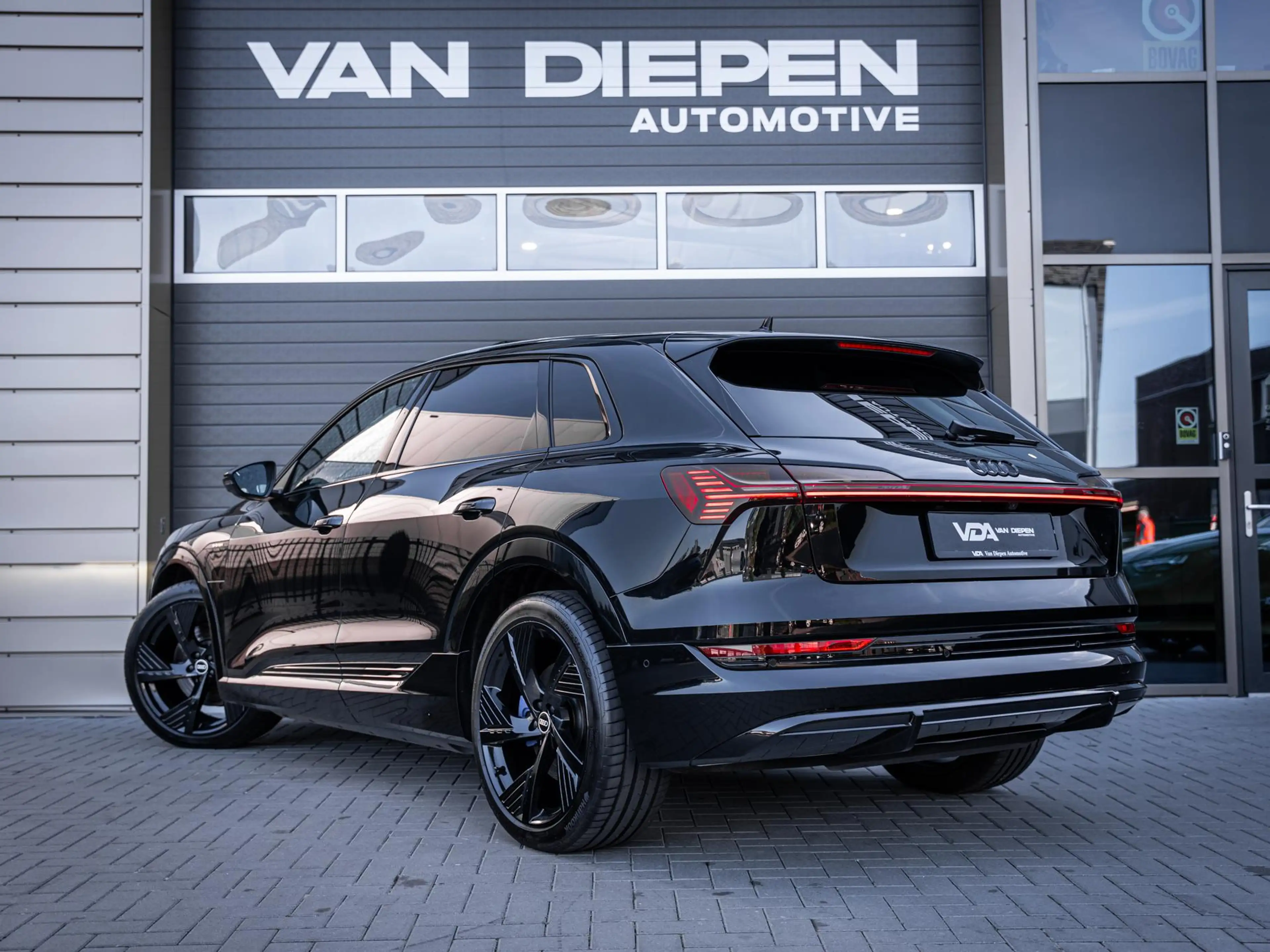 Audi e-tron 55 quattro S edition 95 kWh 3x S-Line l Pano l HUD — photo 8