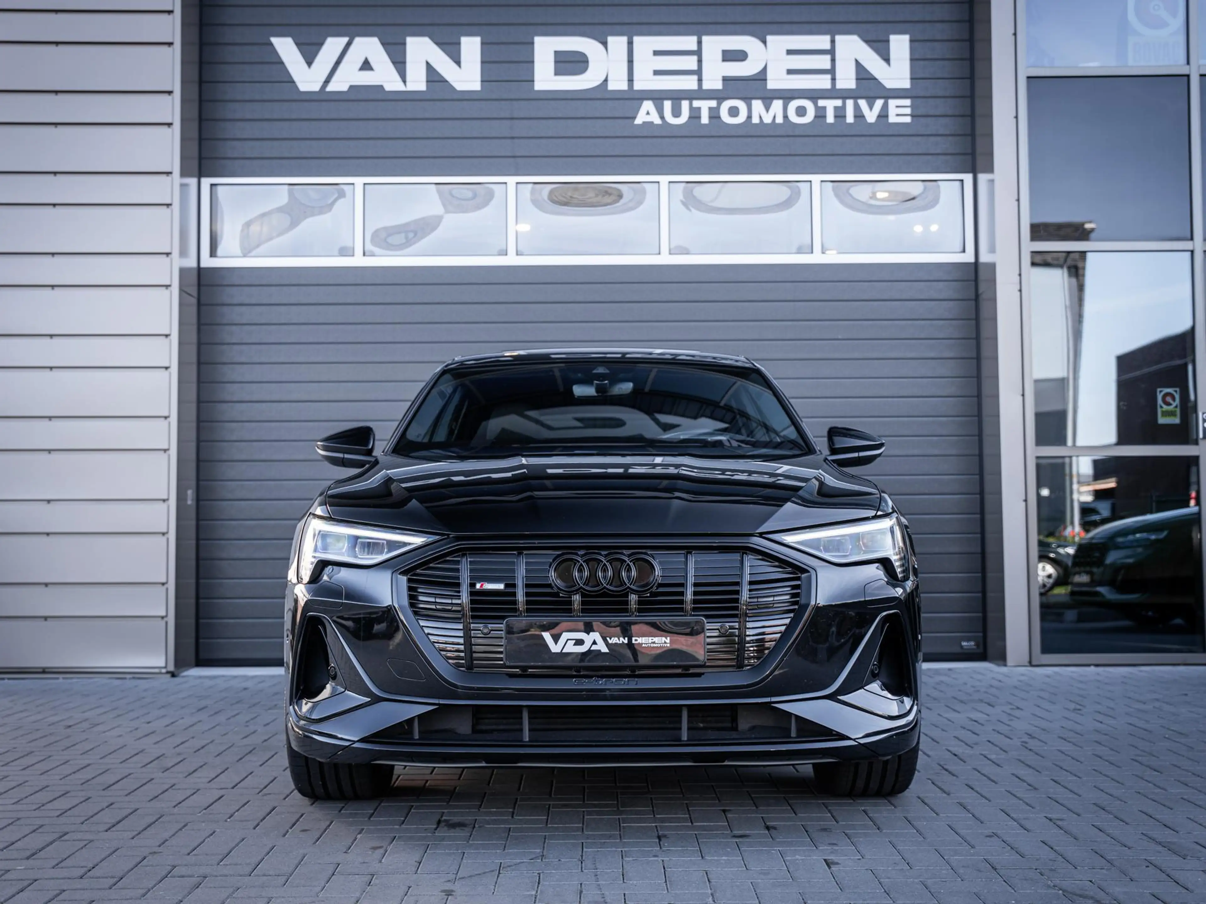 Audi e-tron 55 quattro S edition 95 kWh 3x S-Line l Pano l HUD — photo 3