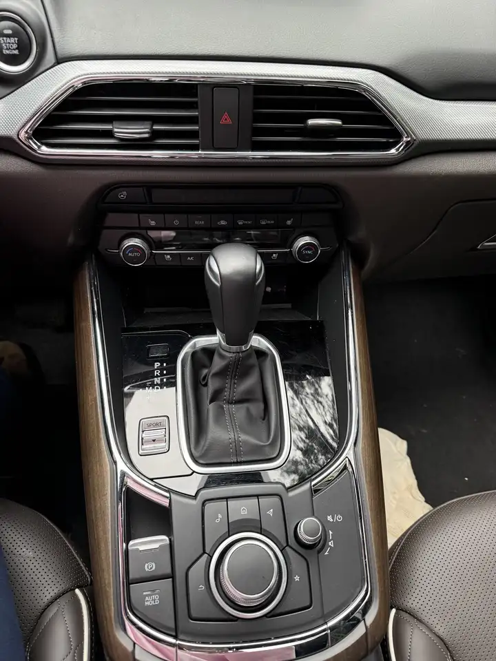 Mazda CX-9 снимка Mazda CX-9