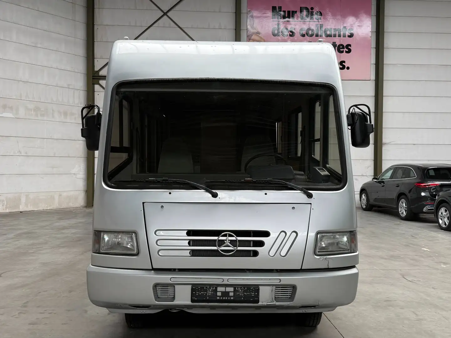 Mercedes-Benz Vario 410D // CAMPER // DOUBLE WHEELS IN THE BACK Grau - 2