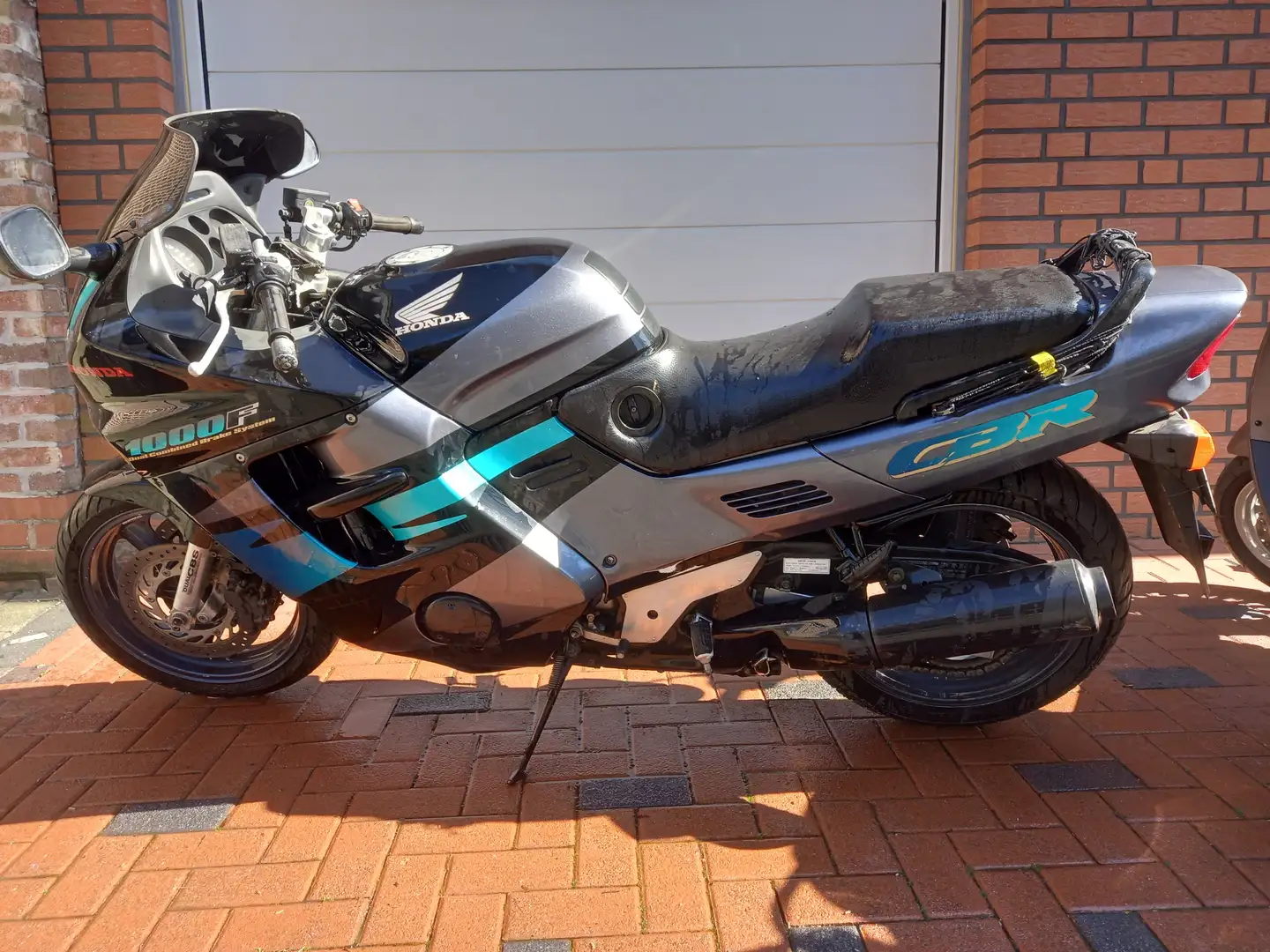 Honda CBR 1000 F Gris - 2