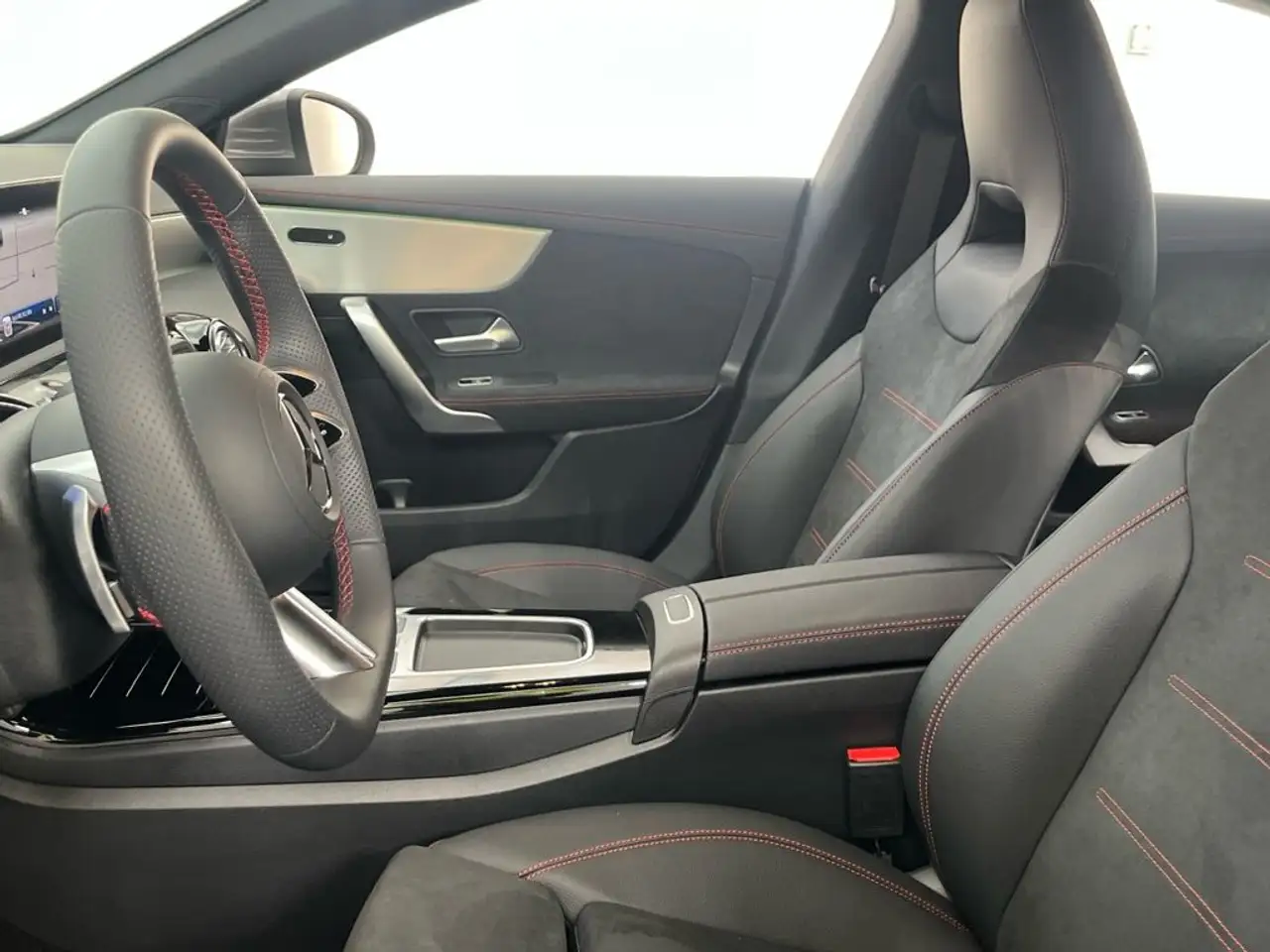 Mercedes-Benz CLA 2026 — фото 7
