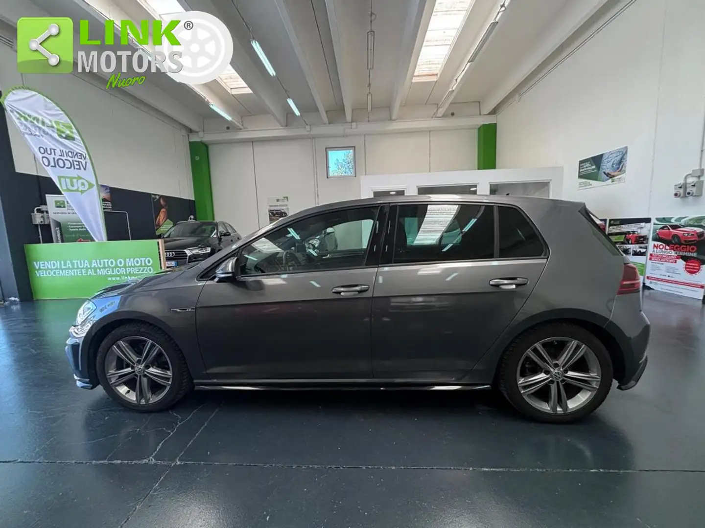 Volkswagen Golf 1.5 TSI DSG R-LINE KM CERT PARI AL NUOVO. Grigio - 2