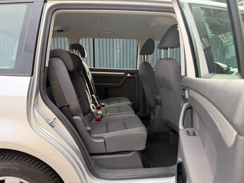 Volkswagen Touran Trendline BMT*NAVI*PDC*TÜV* — photo 10