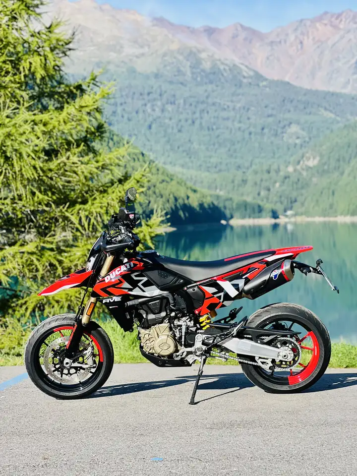 Ducati Hypermotard 698