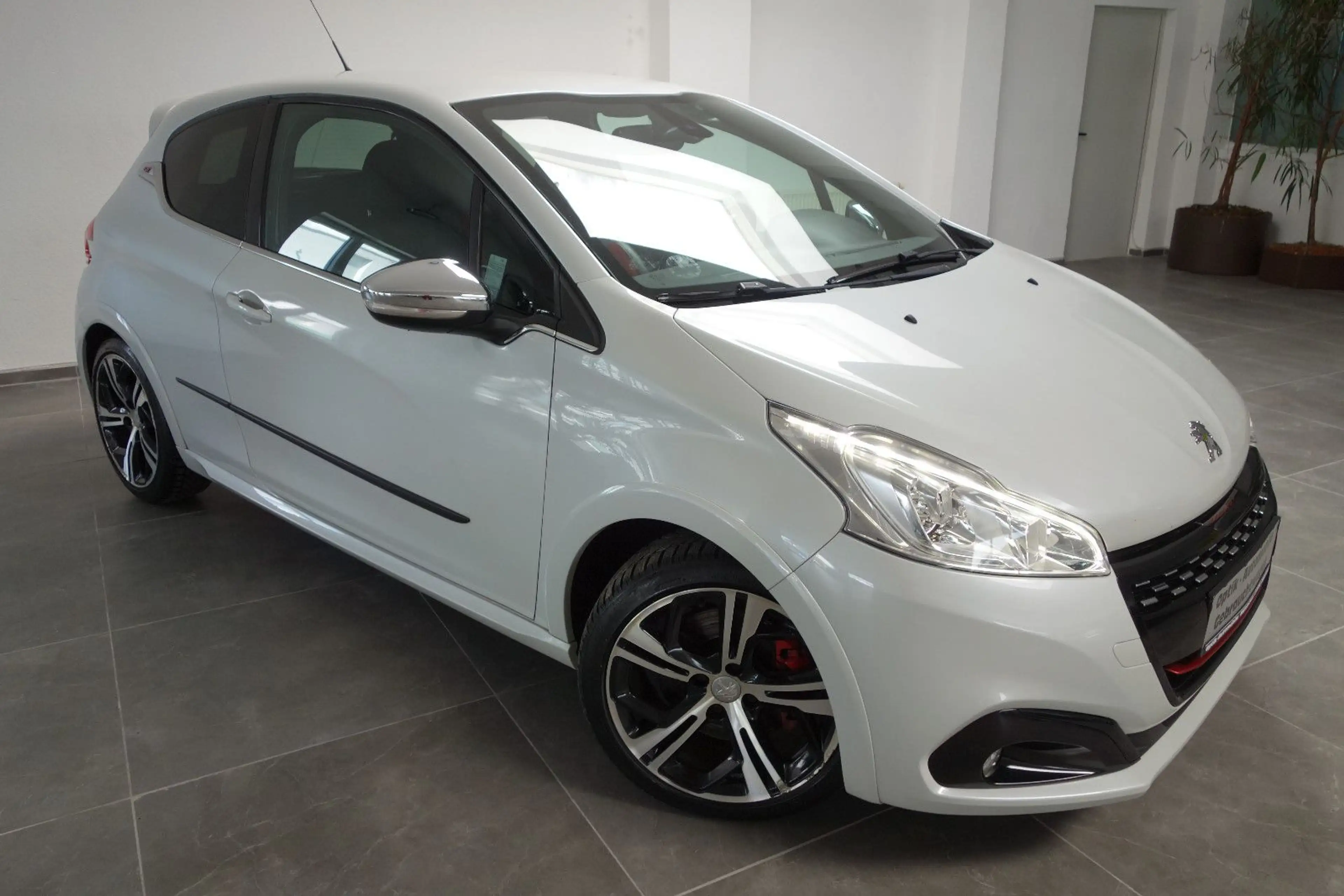 Peugeot 208 GTi Navi/6-Gang/Leder/17-Zoll/Euro6/AHK — photo 3