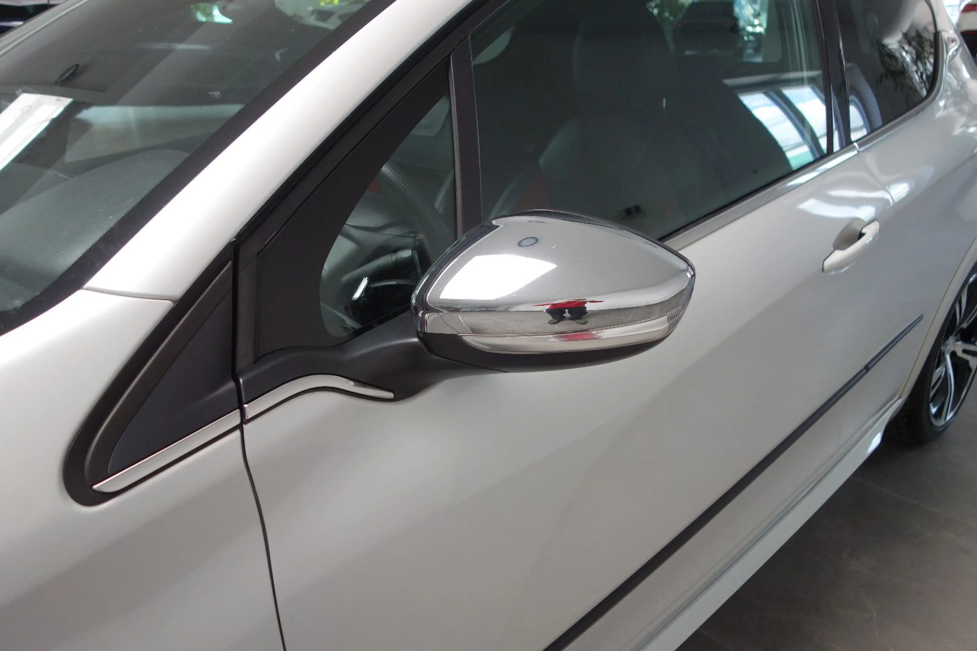 Peugeot 208 GTi Navi/6-Gang/Leder/17-Zoll/Euro6/AHK — photo 12