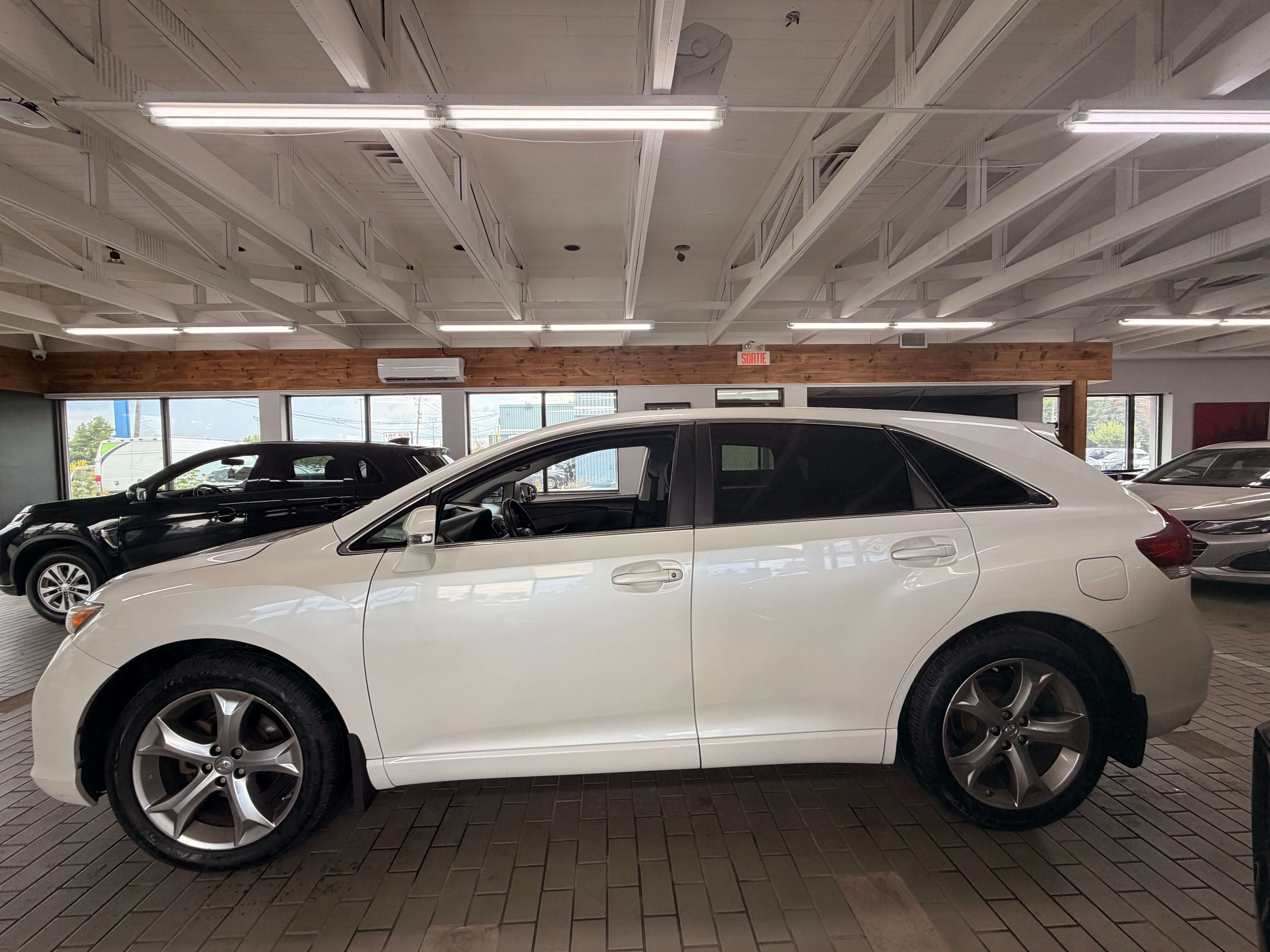 2016 Toyota Venza Other/Don't Know - Image 2