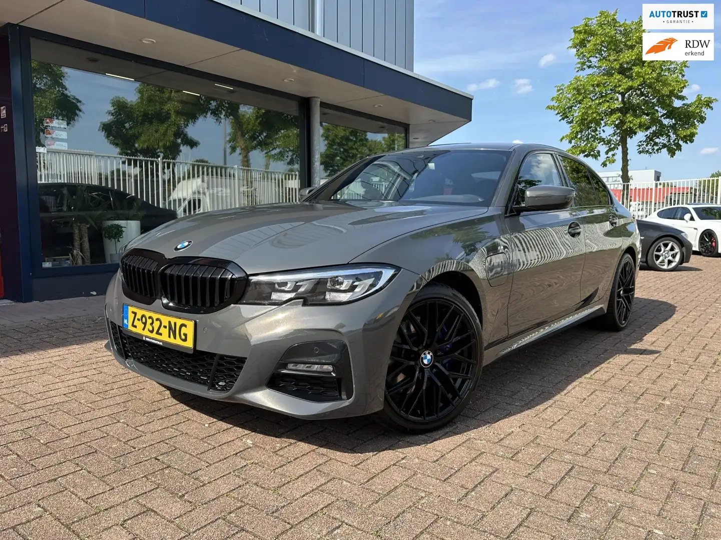 BMW 330 3-serie 330e High Exe | M-Pack | LED | Virtual | C Grijs - 1