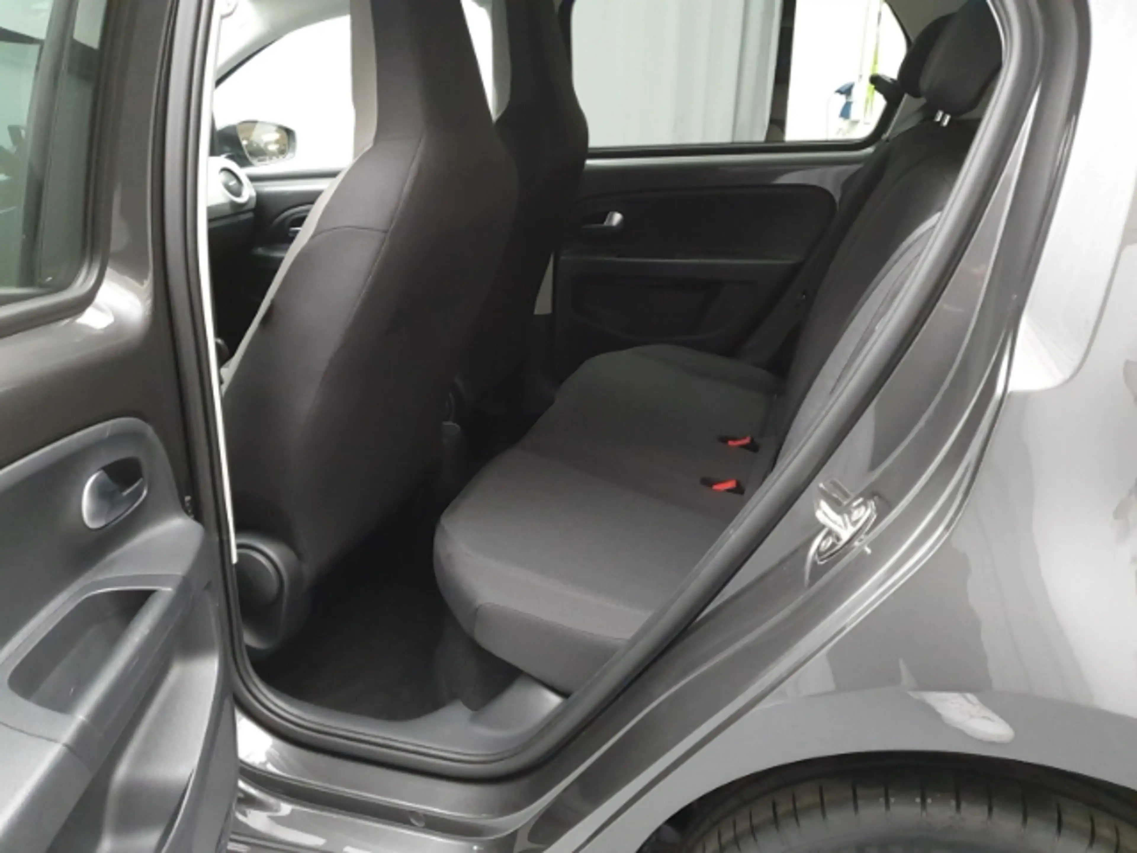 Volkswagen e-up! e-Style Plus SHZ Rückfahrkam. DAB — photo 10