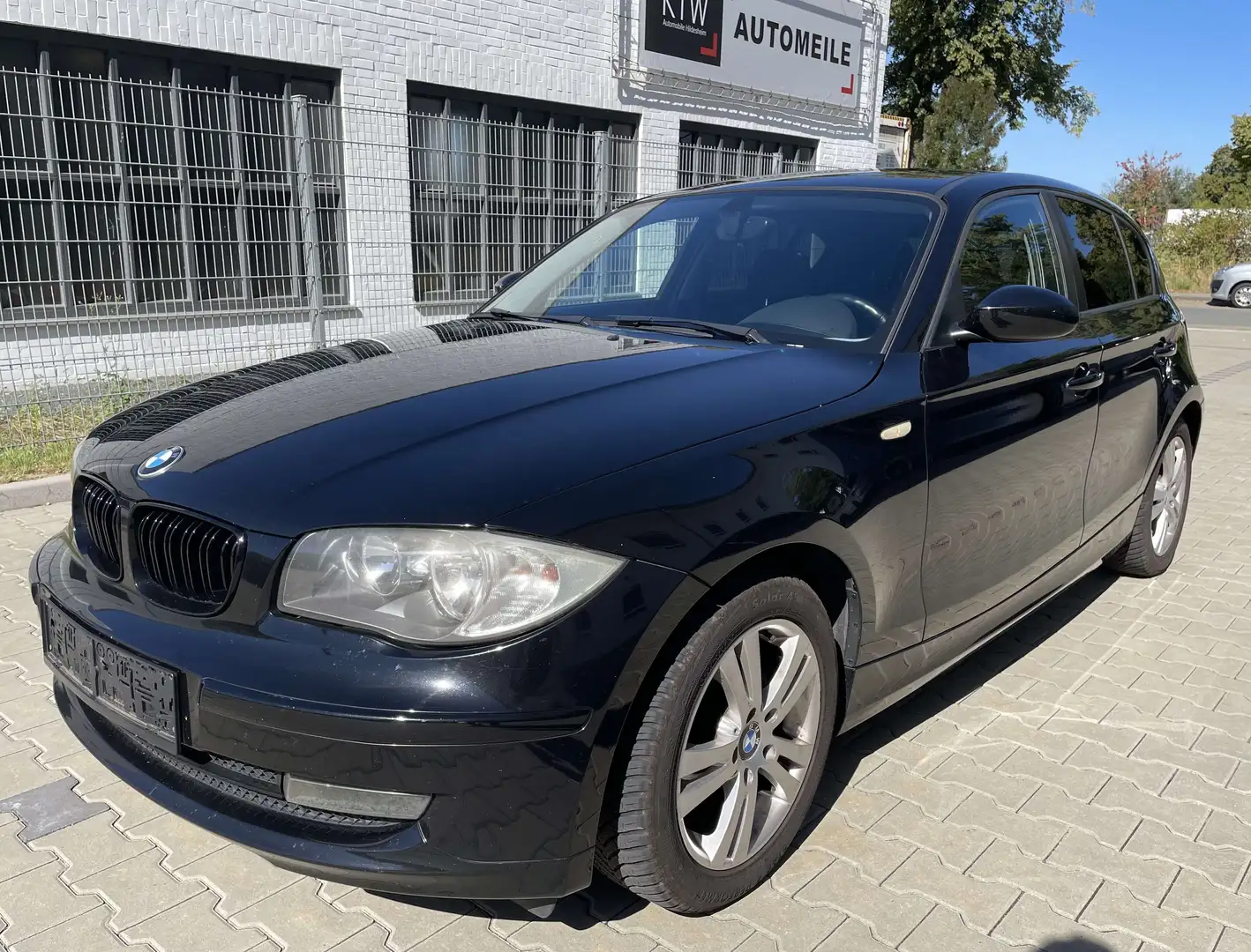 BMW 116 116i Schwarz - 1