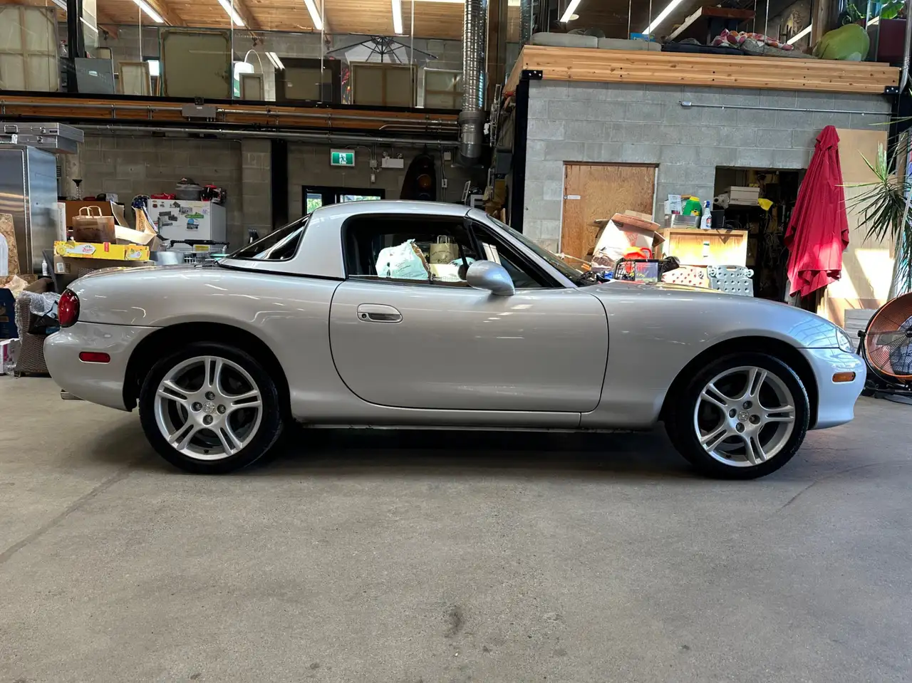 Mazda MX-5 Miata снимка Mazda MX-5 Miata