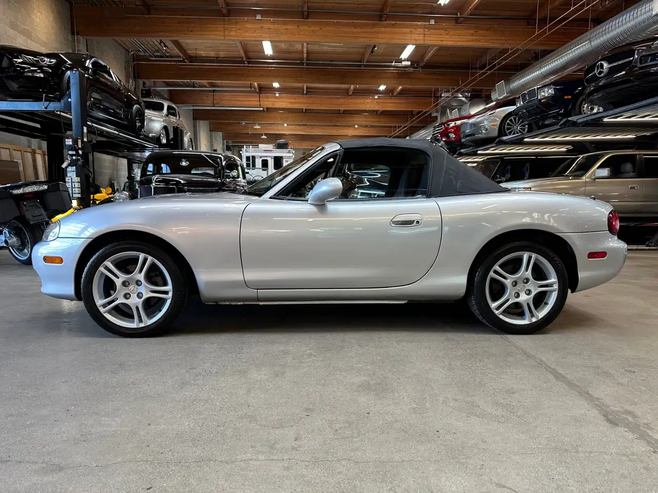 Mazda MX-5 Miata снимка Mazda MX-5 Miata