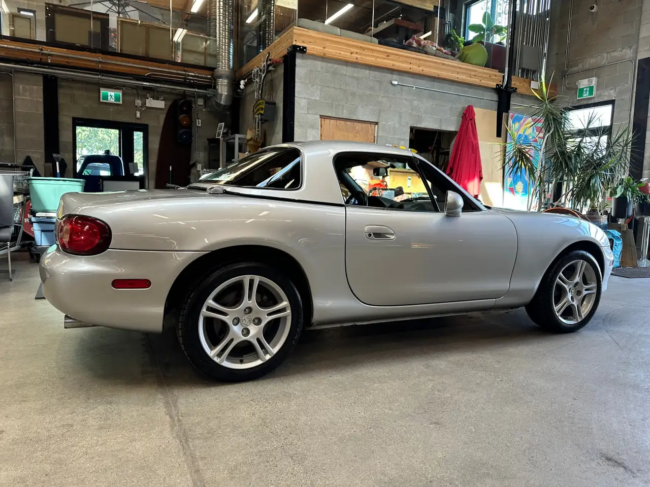 Mazda MX-5 Miata снимка Mazda MX-5 Miata