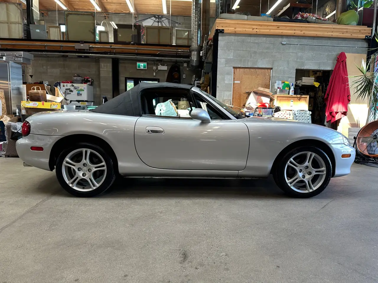 Mazda MX-5 Miata снимка Mazda MX-5 Miata