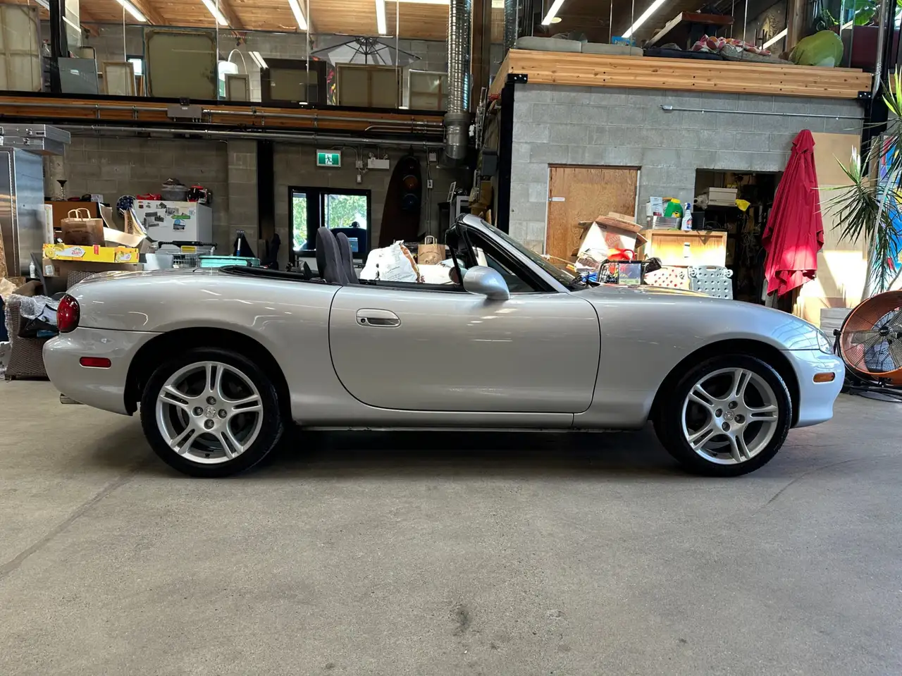Mazda MX-5 Miata снимка Mazda MX-5 Miata