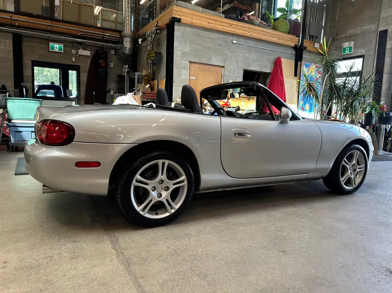 Mazda MX-5 Miata снимка Mazda MX-5 Miata