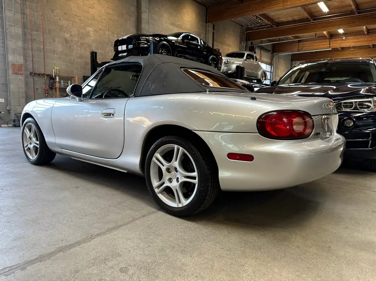 Mazda MX-5 Miata снимка Mazda MX-5 Miata