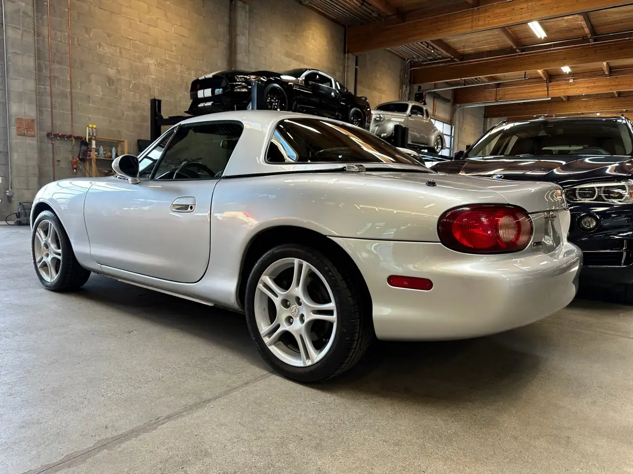Mazda MX-5 Miata снимка Mazda MX-5 Miata