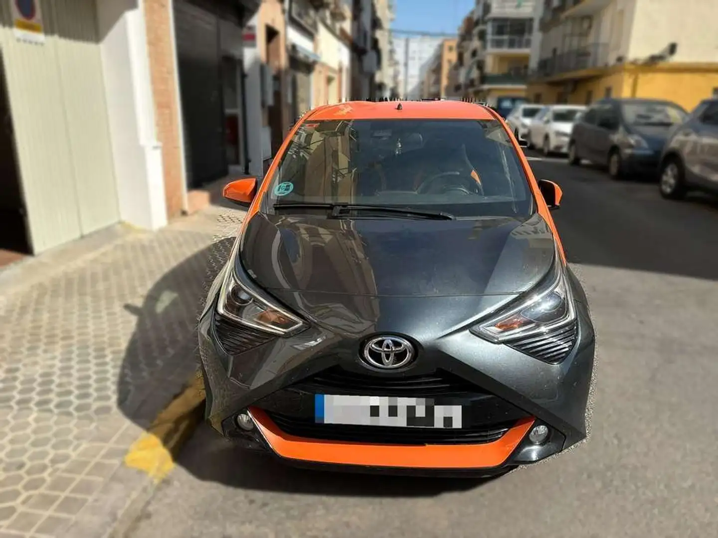 Toyota Aygo 70 x-sport Gris - 2